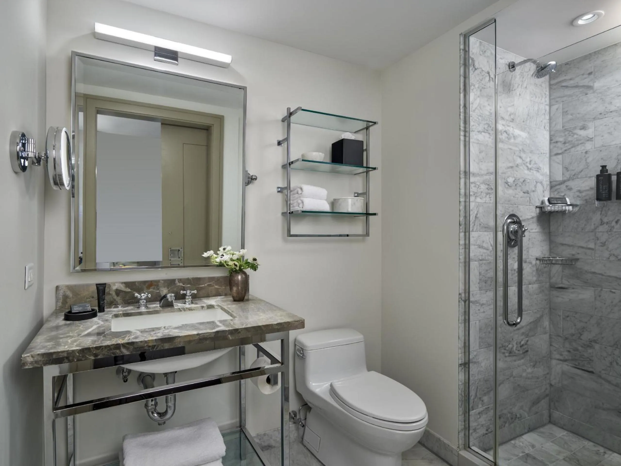 Premium King Room in Hotel AKA Boston Common