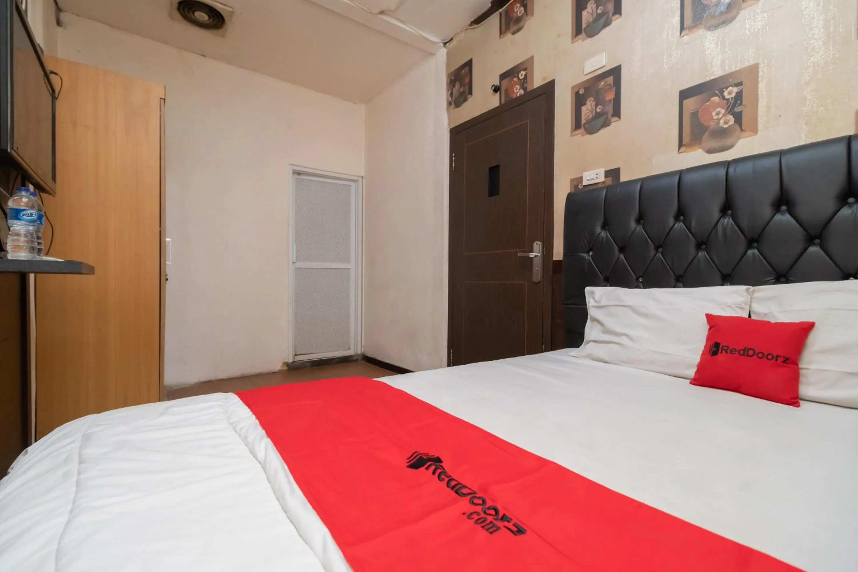 Double Room in RedDoorz @ Jalan Gajah Mada Lampung