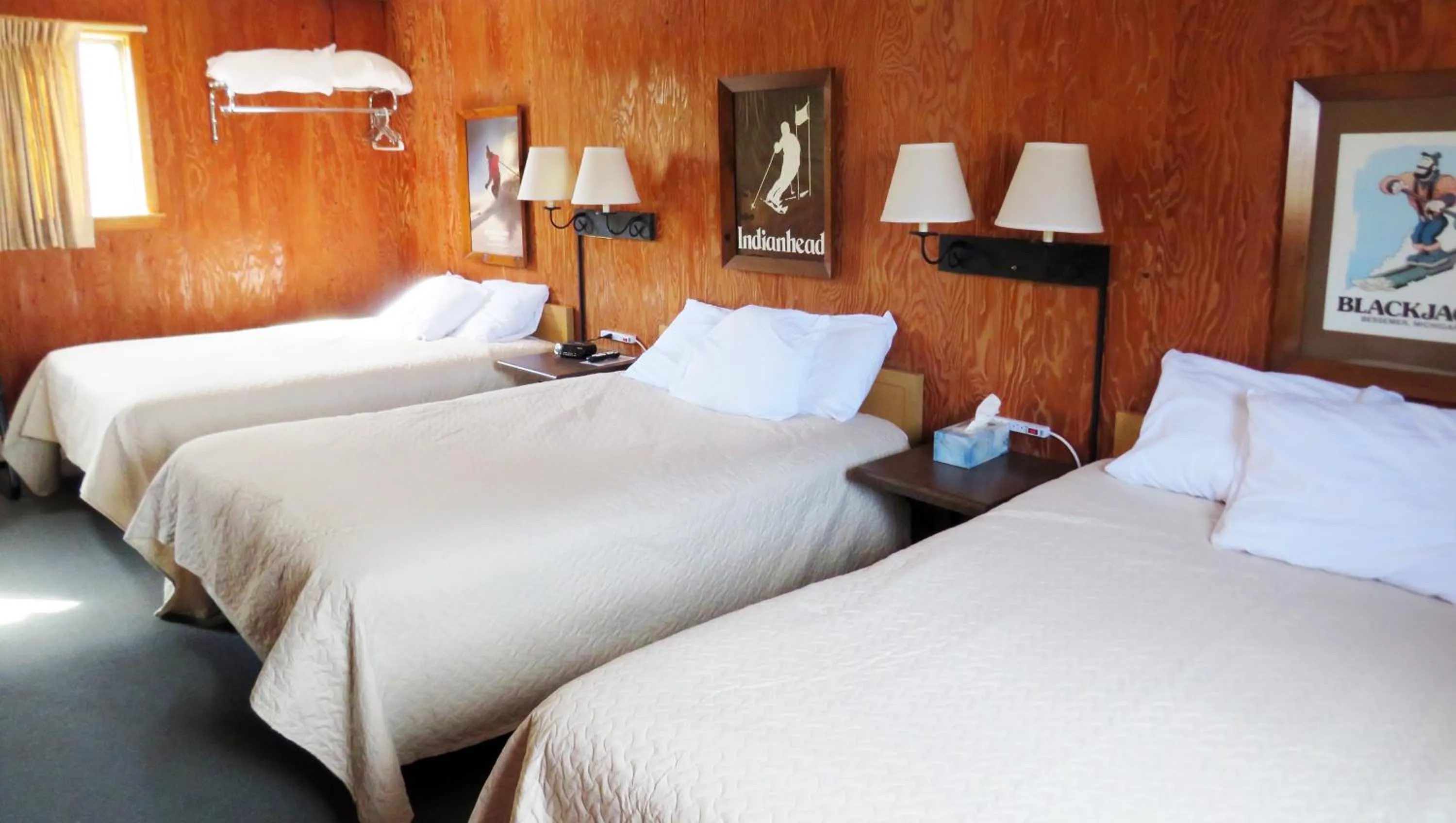 Triple Room 2nd Floor  in Indianhead Ironwood Hotel