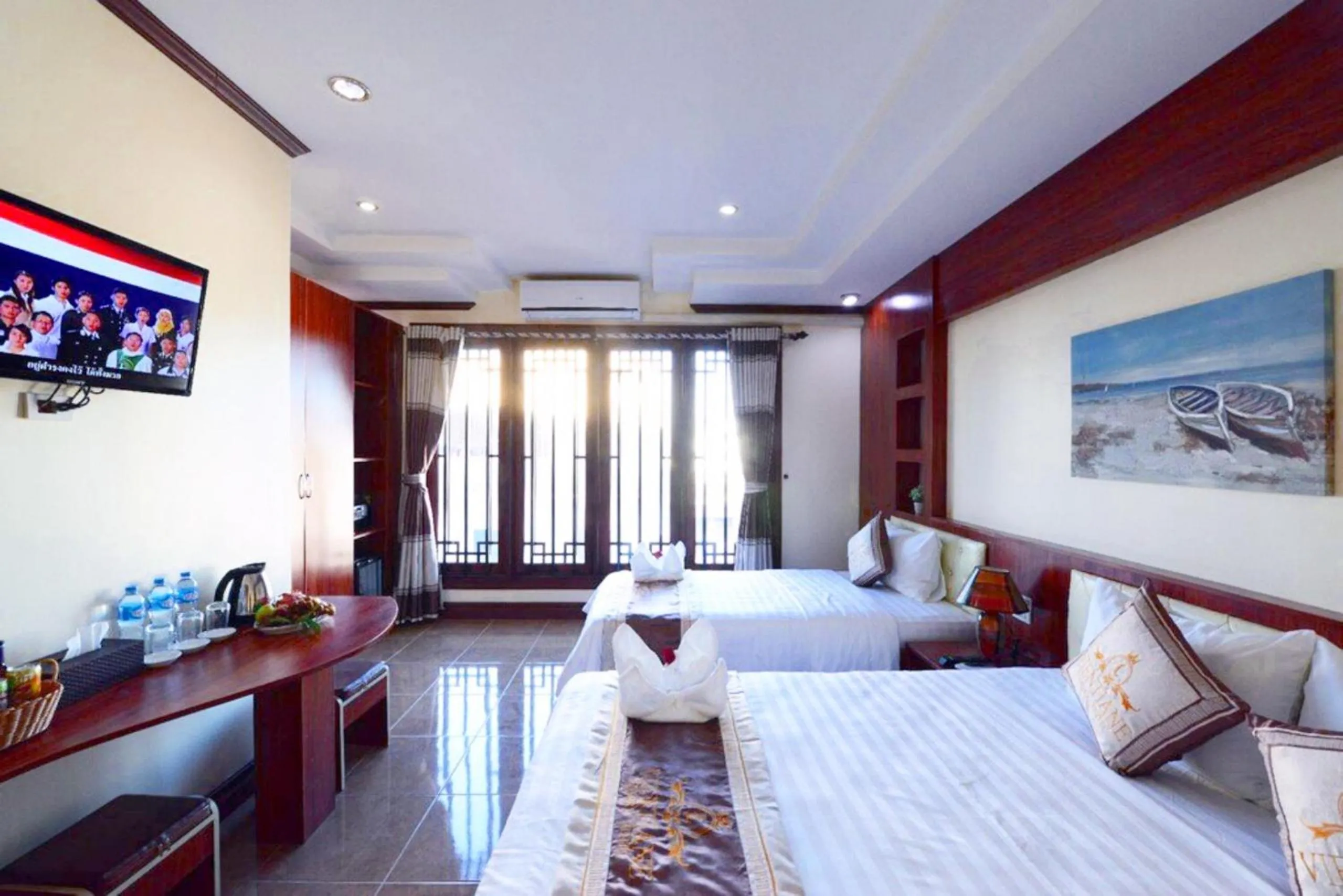 Triple Room with View in Vientiane Luxury Hotel