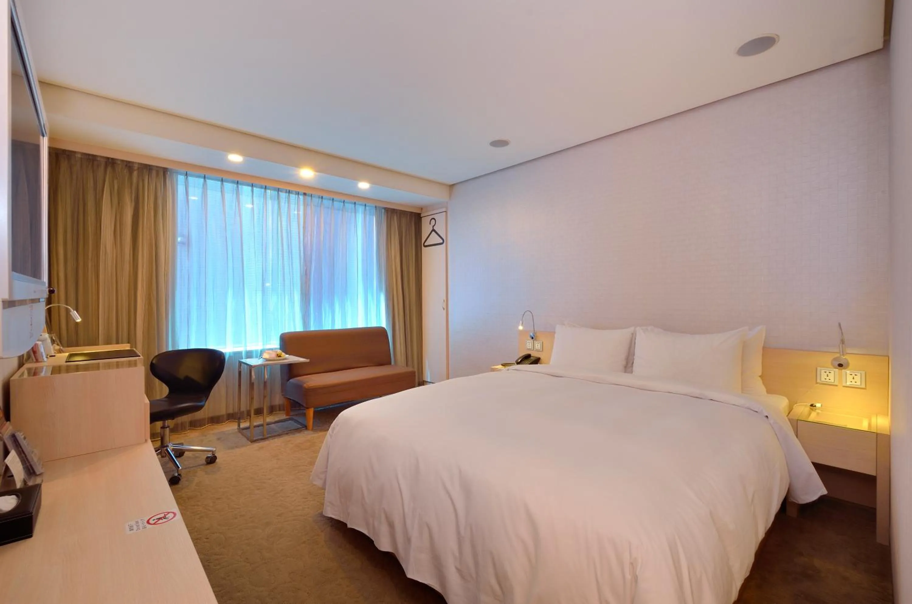 Superior Double Room in Yomi Hotel - ShuangLian MRT