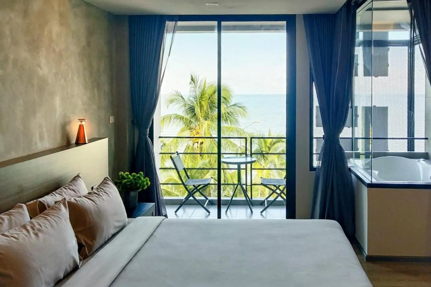 Deluxe Double Room with Balcony and Sea View in Seed Boutique Hotel