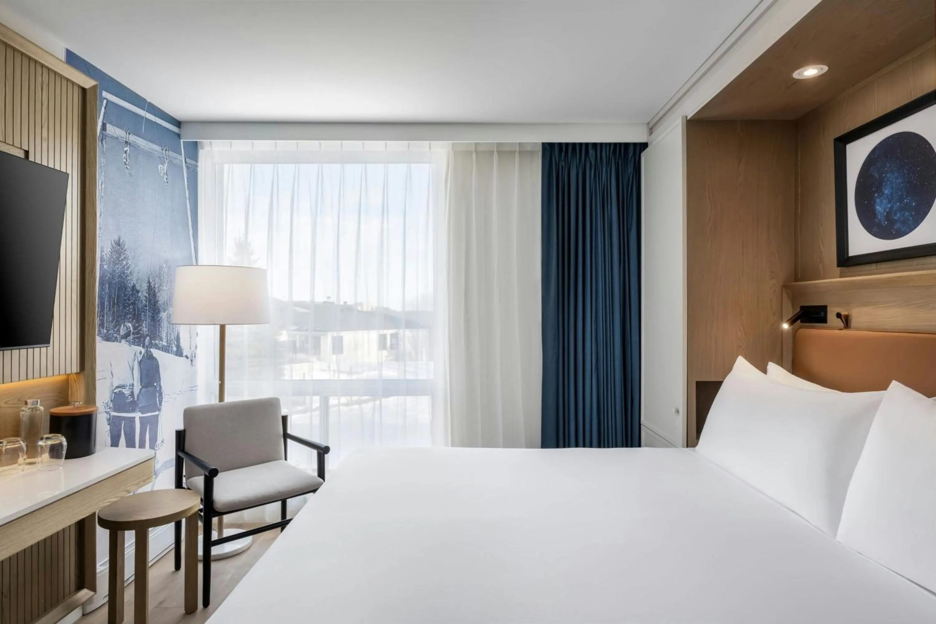 King Room with Courtyard View in Mont Gabriel, Sainte-Adèle, a Tribute Portfolio Resort