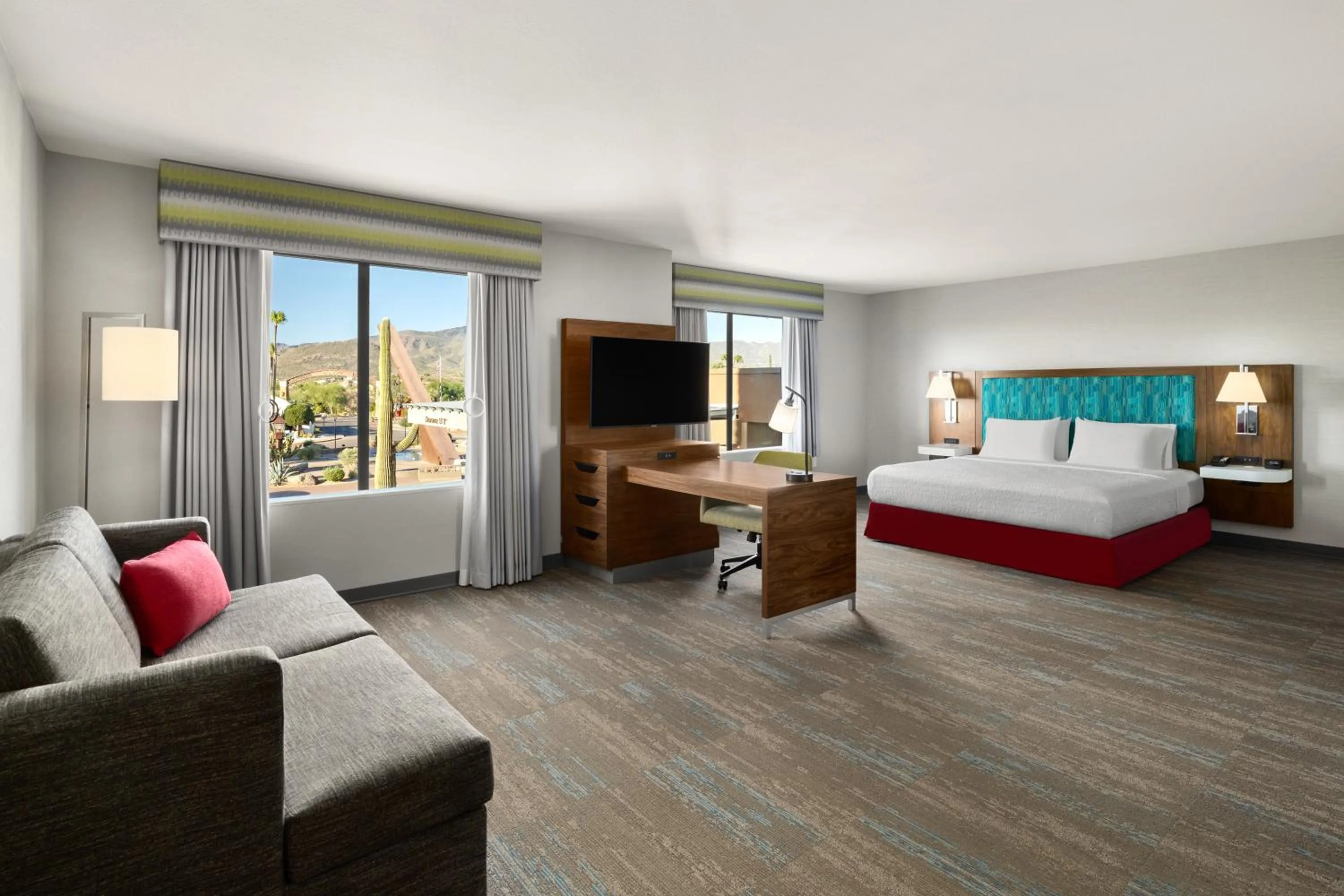 King Suite with View - Non-Smoking in Hampton Inn Carefree, Az