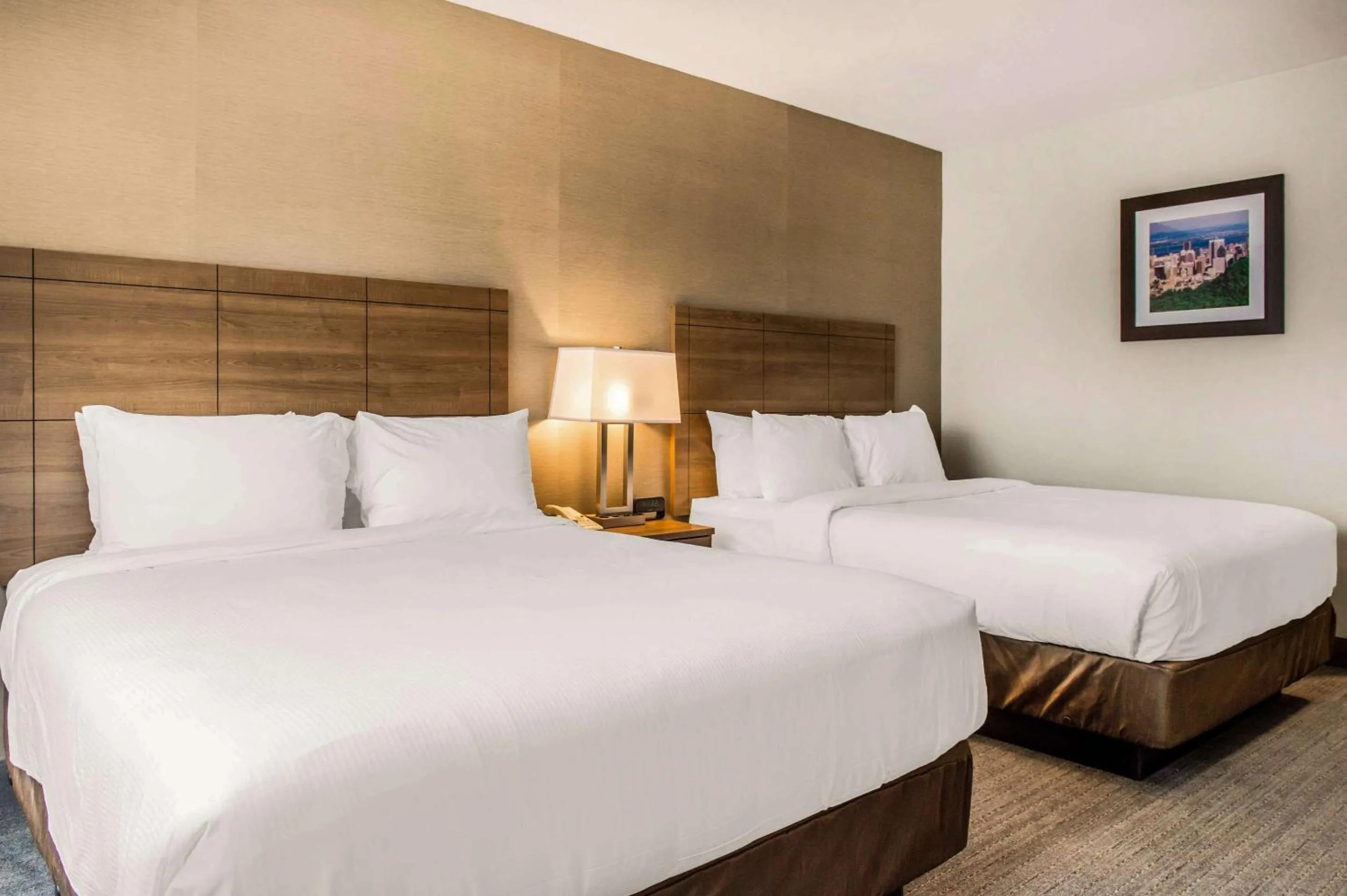 Queen Room with Two Queen Beds - Non-Smoking in Quality Hotel Dorval Aeroport