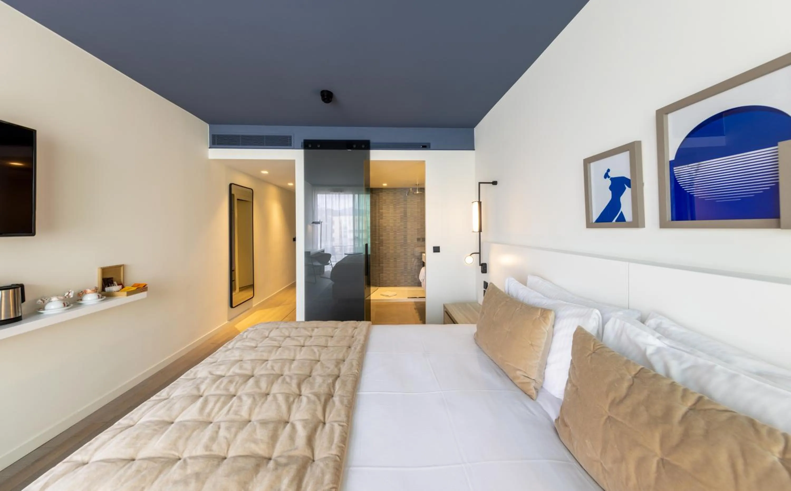 Standard King Room with Mountain and City View in Hotel Indigo Cagnes-sur-Mer by IHG
