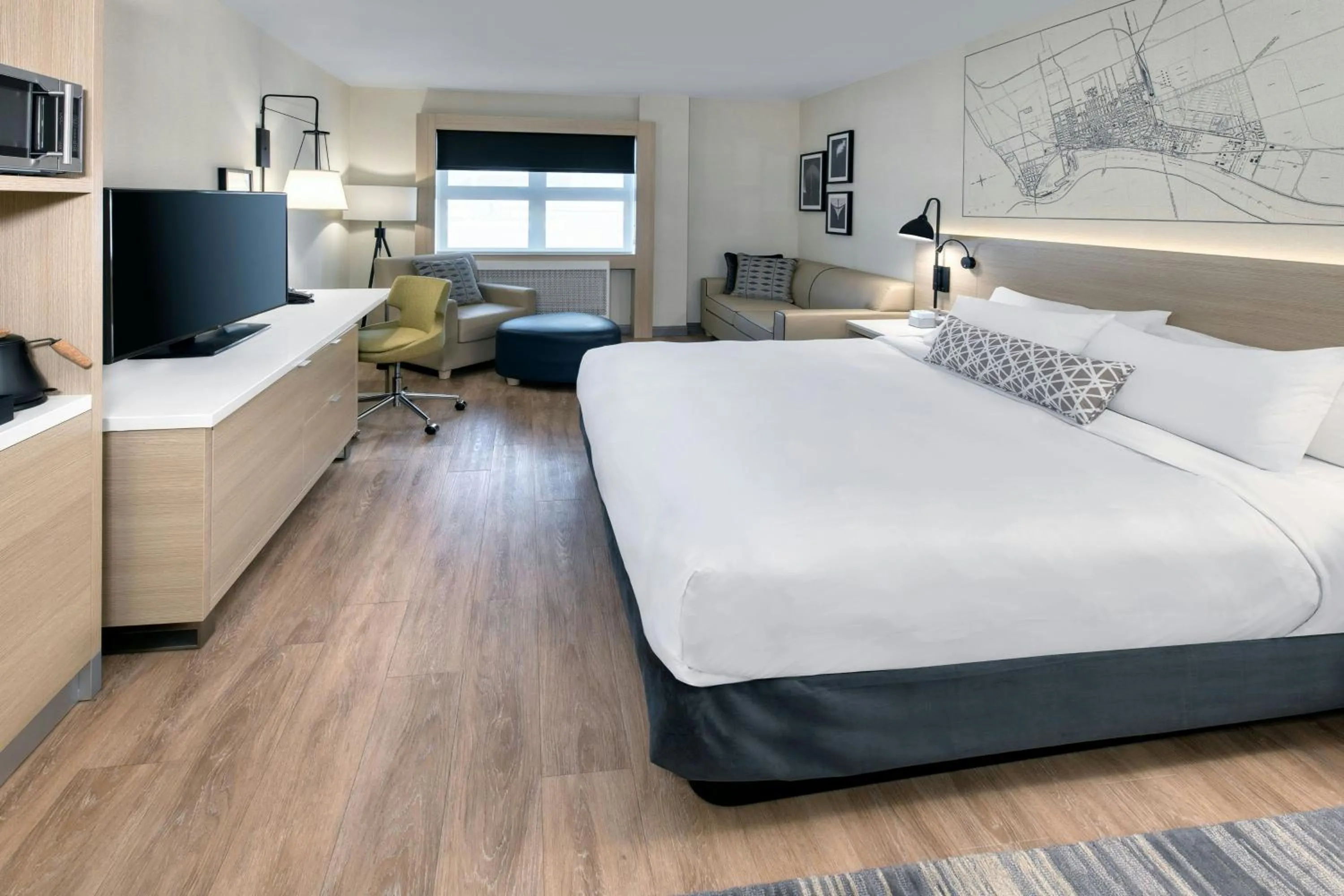 Superior King Room in The Insignia Hotel, Sarnia, a Tribute Portfolio Hotel