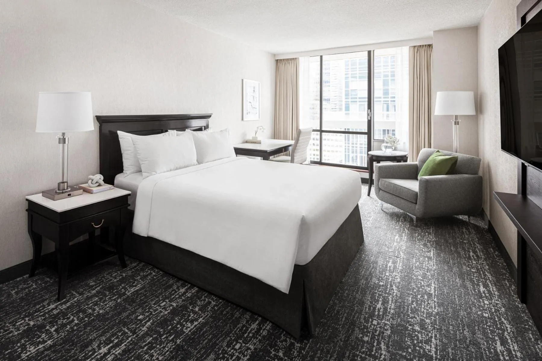 Standard Queen Room in Chelsea Hotel Toronto