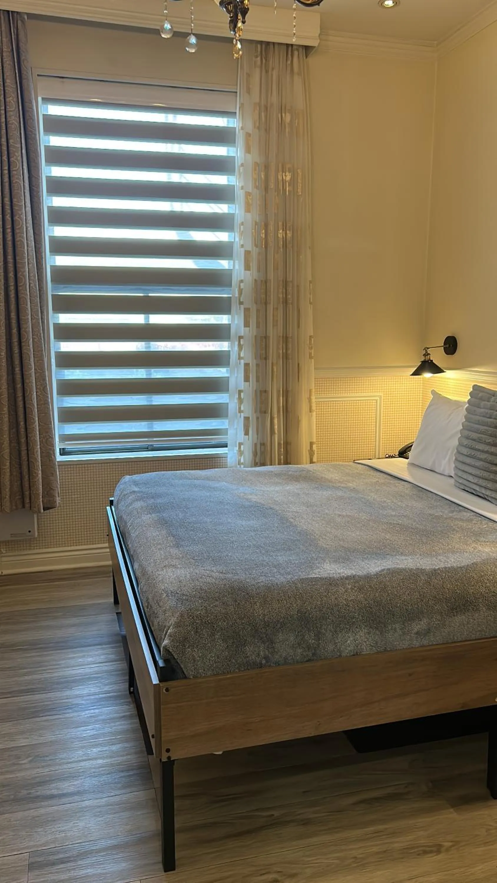 Deluxe King Suite in Parc Suites Hotel