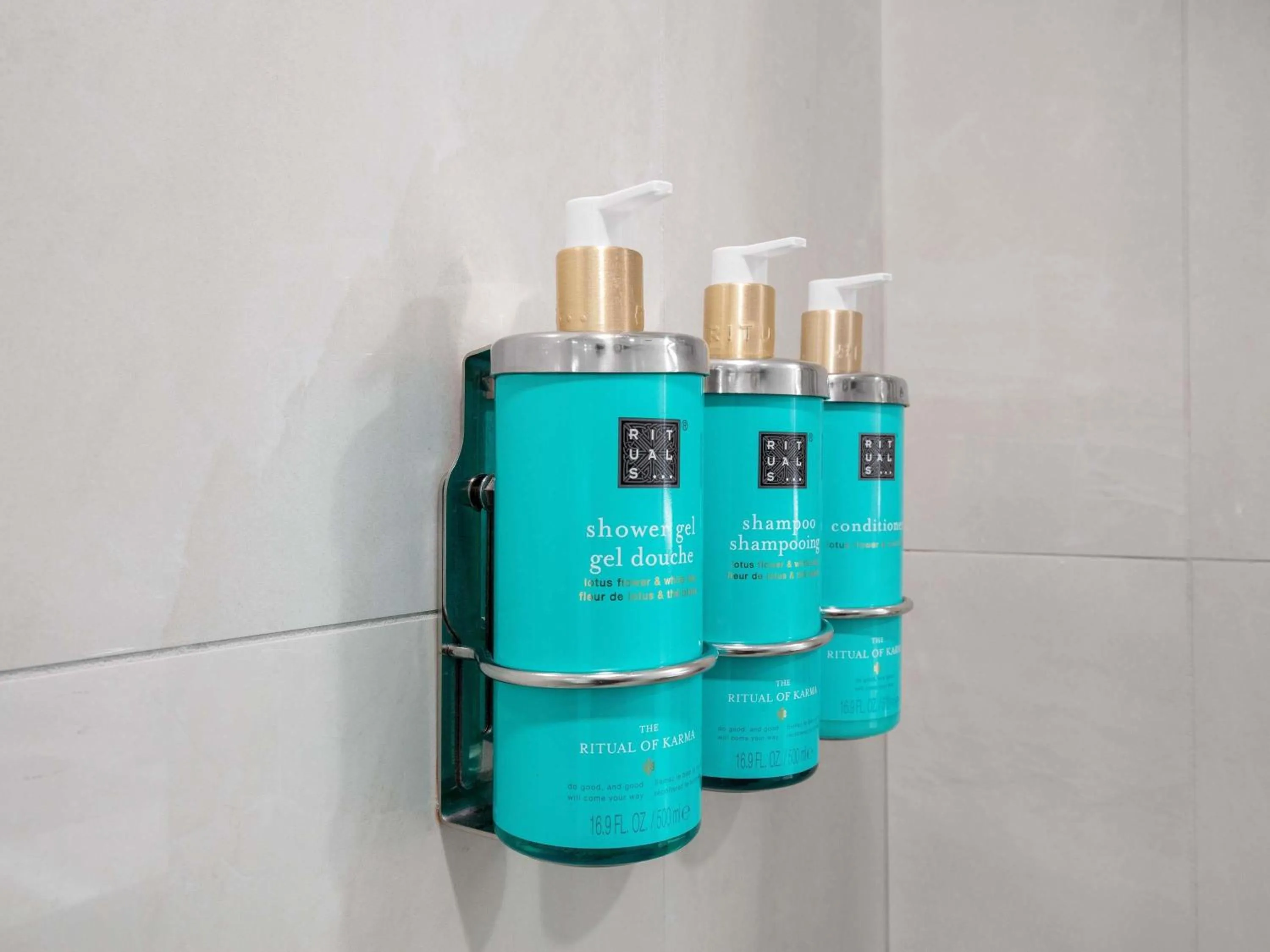 Junior Suite with King Bed - single occupancy - Non Smoking in The Novotel Toronto Centre