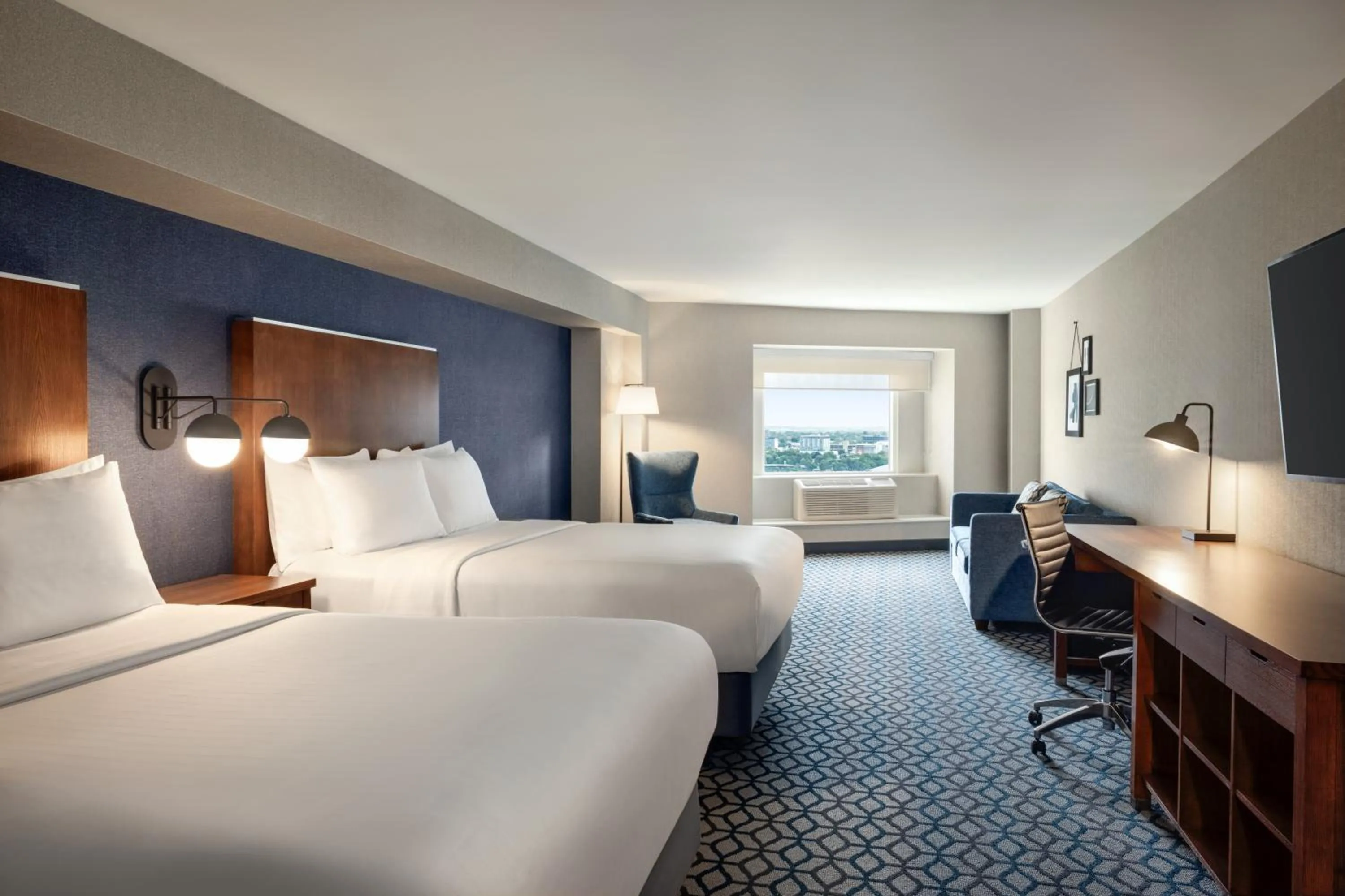2 Queen Beds, City View (Upper Floor), Non-Smoking in Wyndham Grand Fallsview Hotel