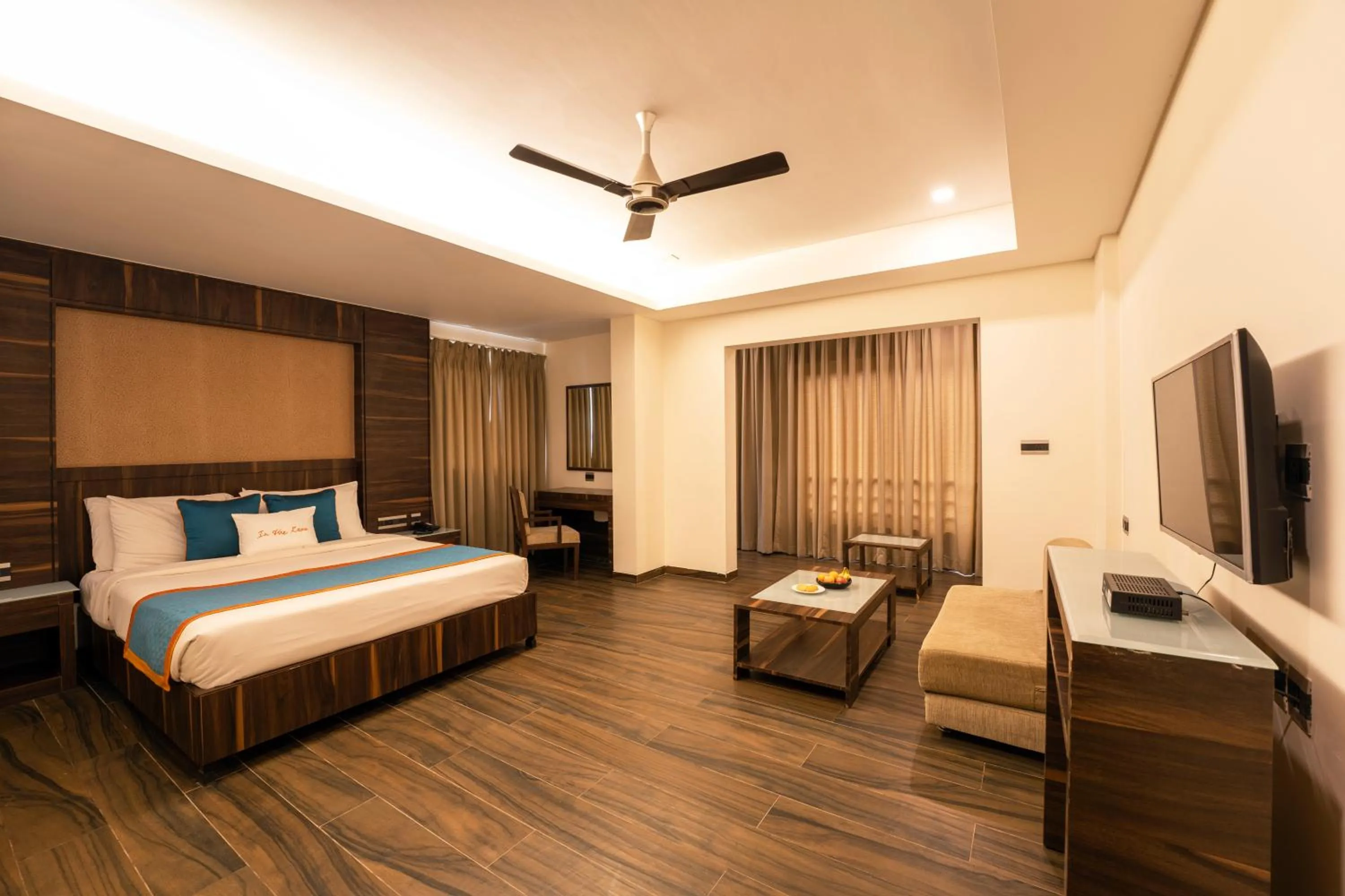 Deluxe Queen Suite - single occupancy in Zone Connect by The Park Parra Goa
