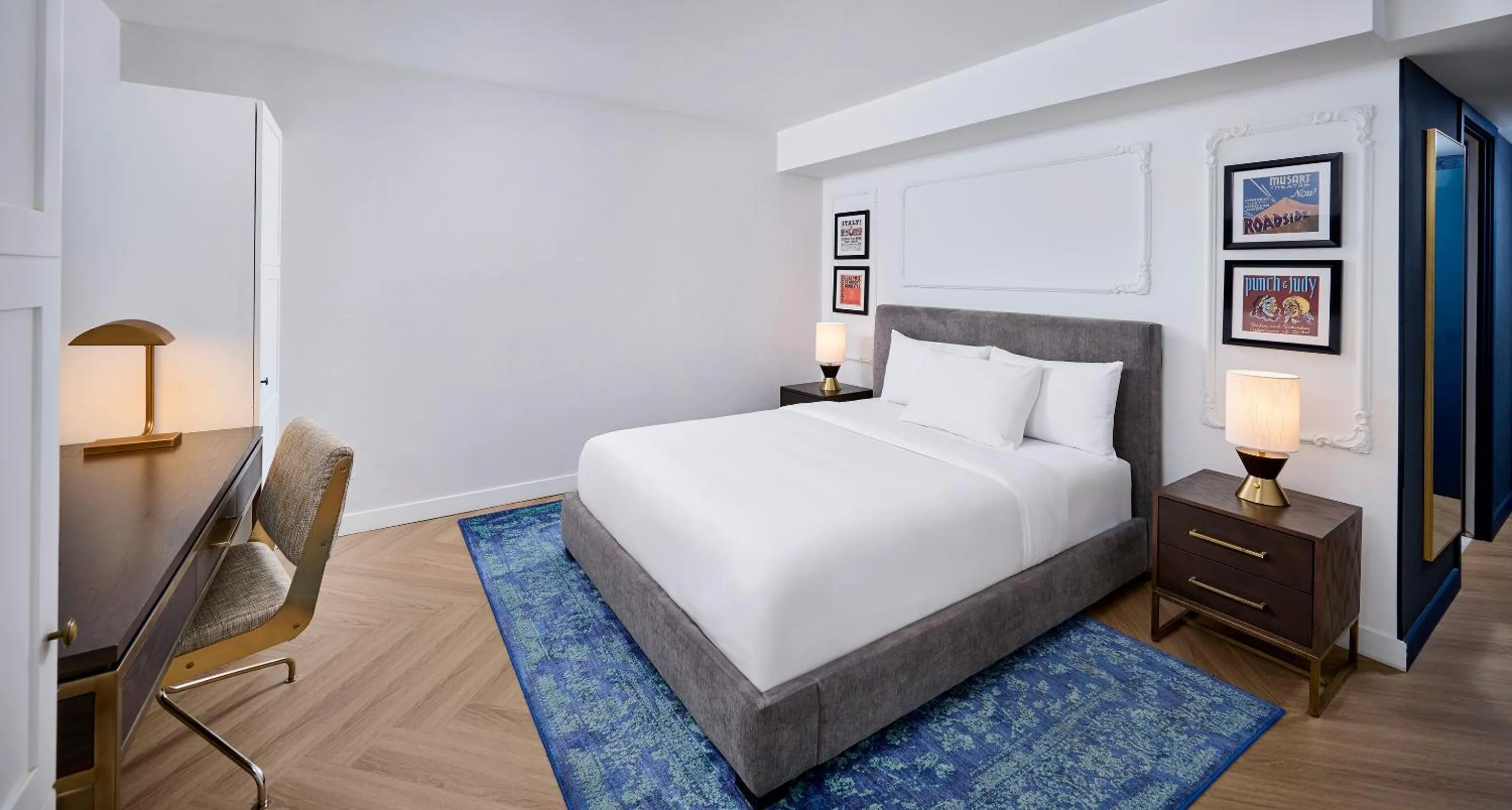 Queen Suite in Pantages Hotel Toronto Centre