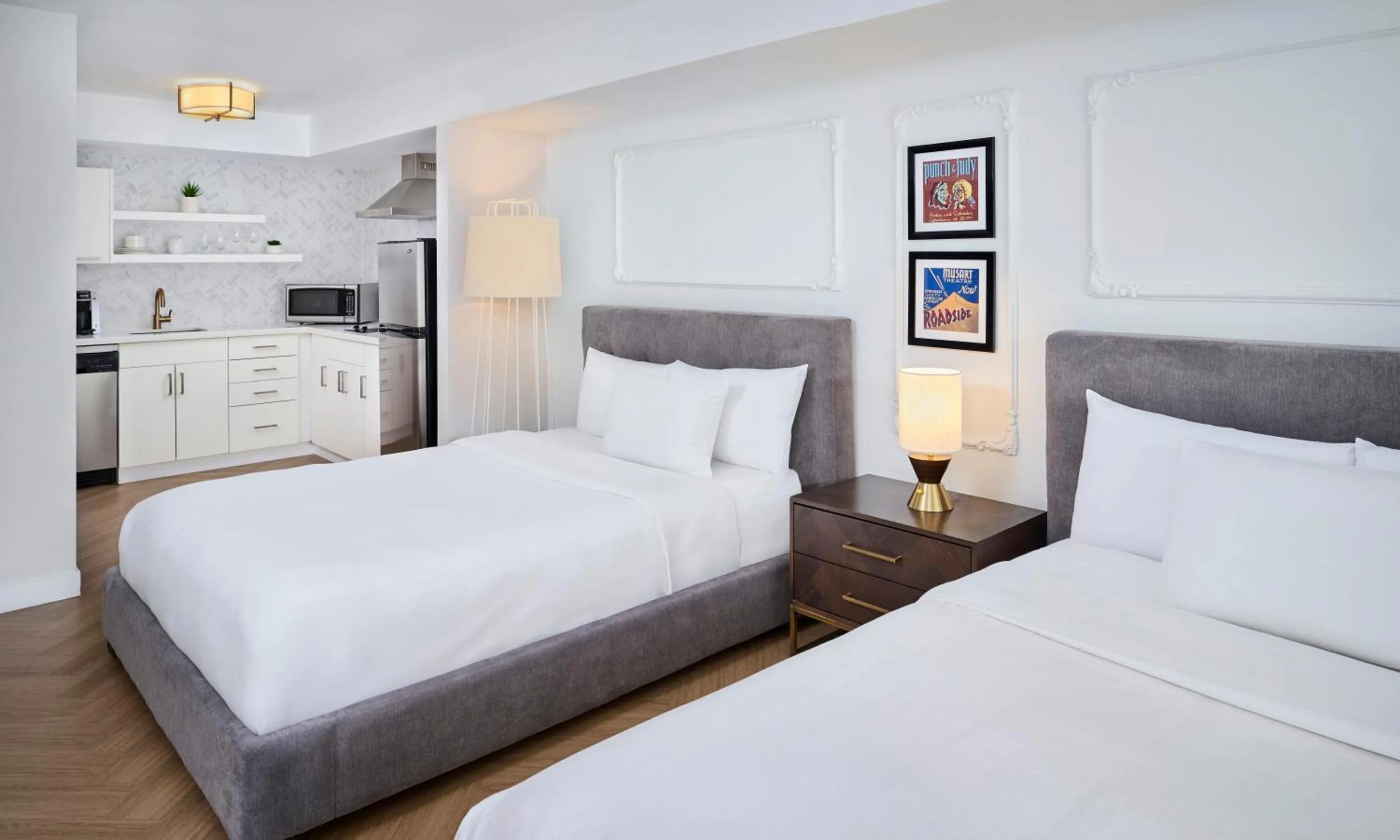 Deluxe Studio Two Queen Beds in Pantages Hotel Toronto Centre