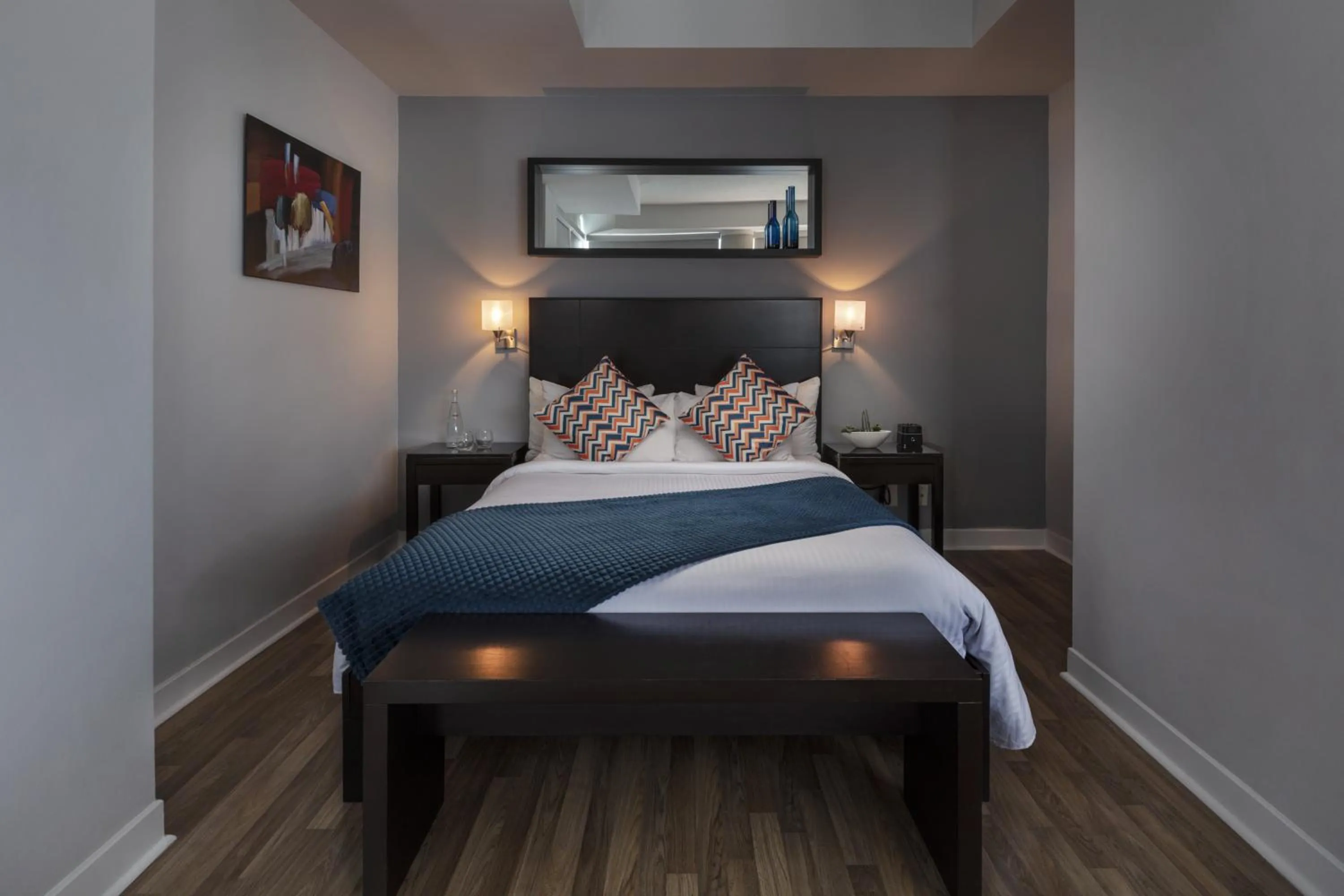 1 Bedroom in Executive Hotel Cosmopolitan Toronto