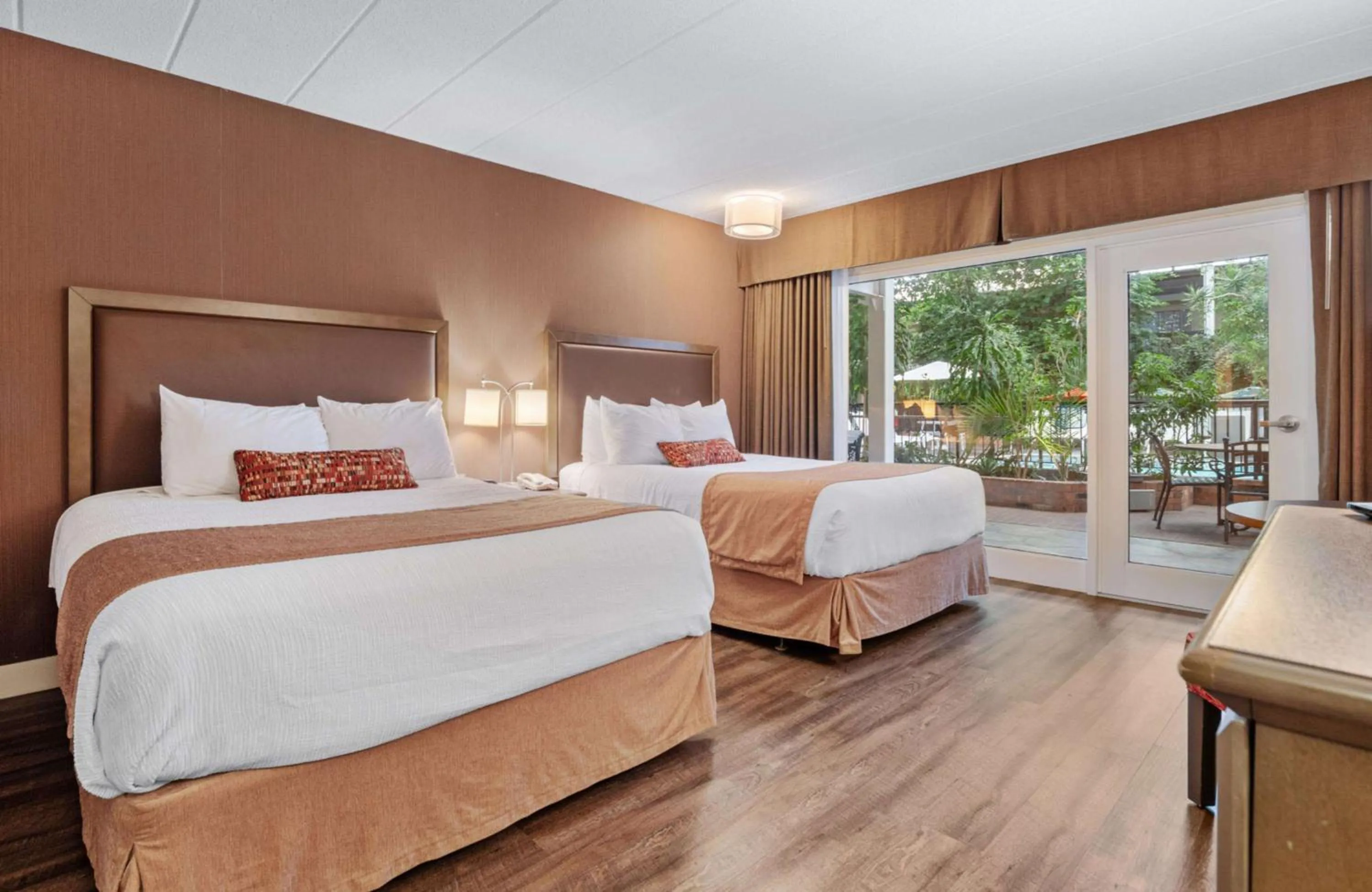 Queen Room with Two Queen Beds - Patio Access in Best Western Plus Cairn Croft Hotel