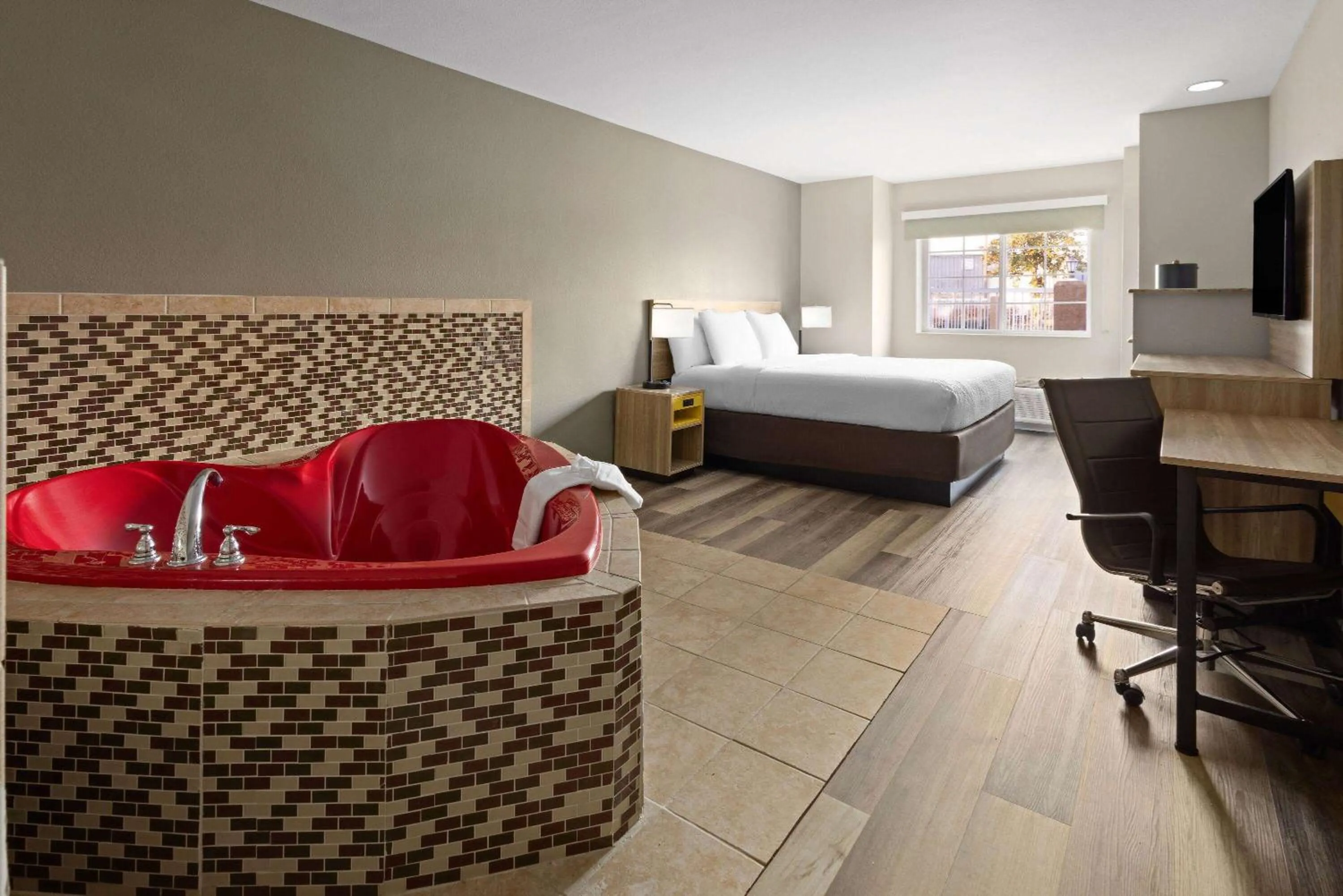 Deluxe King Room - Non-Smoking in Days Inn by Wyndham Jackson Downtown