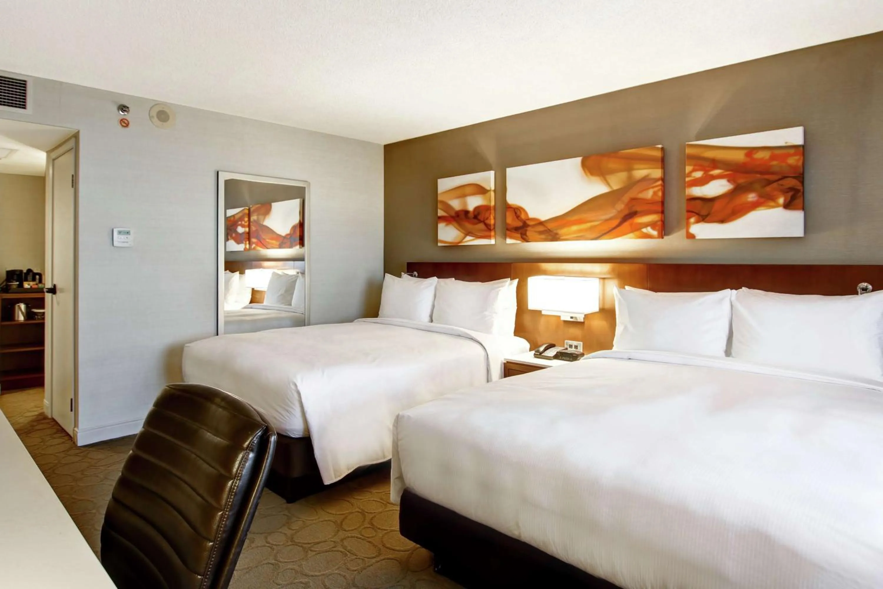 Queen Room with Two Queen Beds in Hilton Mississauga/Meadowvale