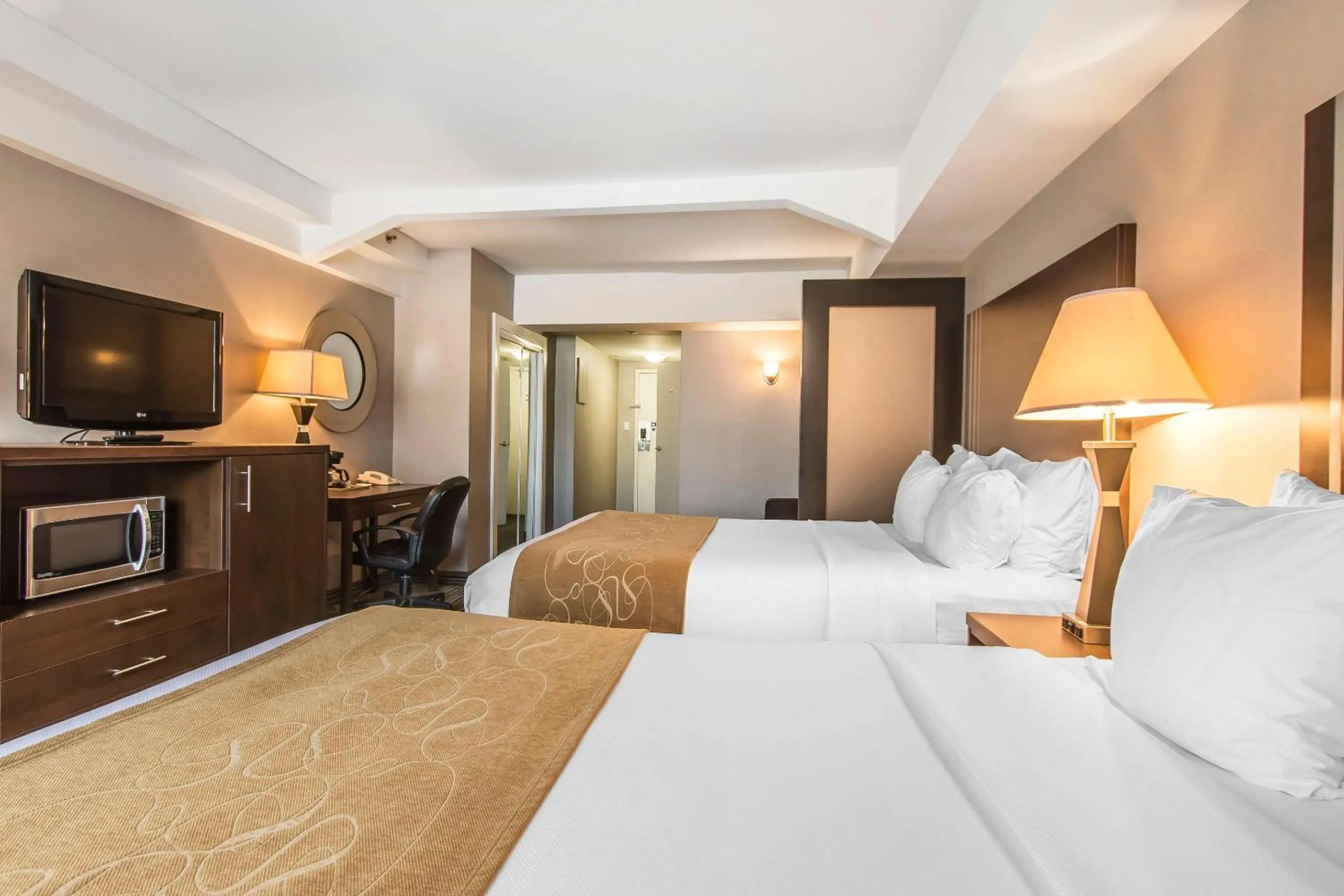 Room with Two Queen Beds with Sofa Bed - Non-Smoking in Comfort Suites Downtown