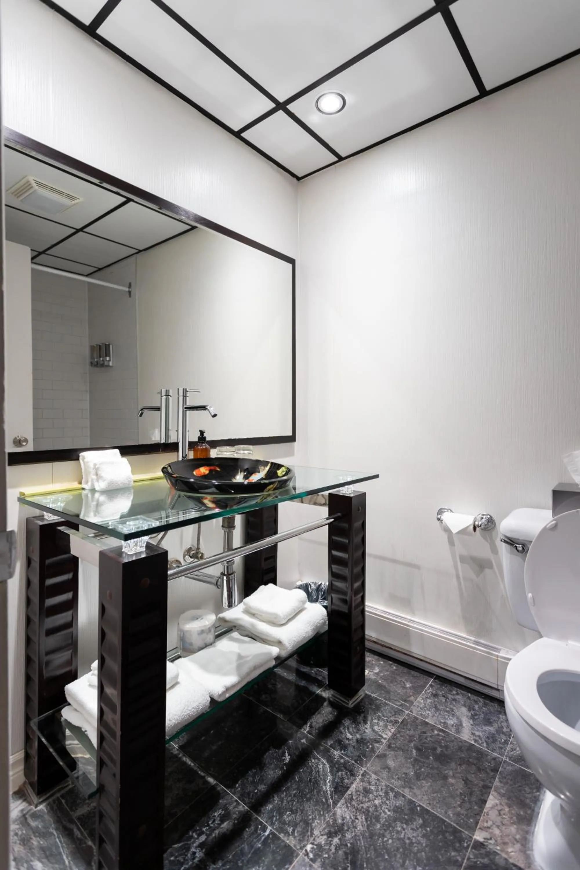 Deluxe Queen Room with Two Queen Beds in Hotel Champlain