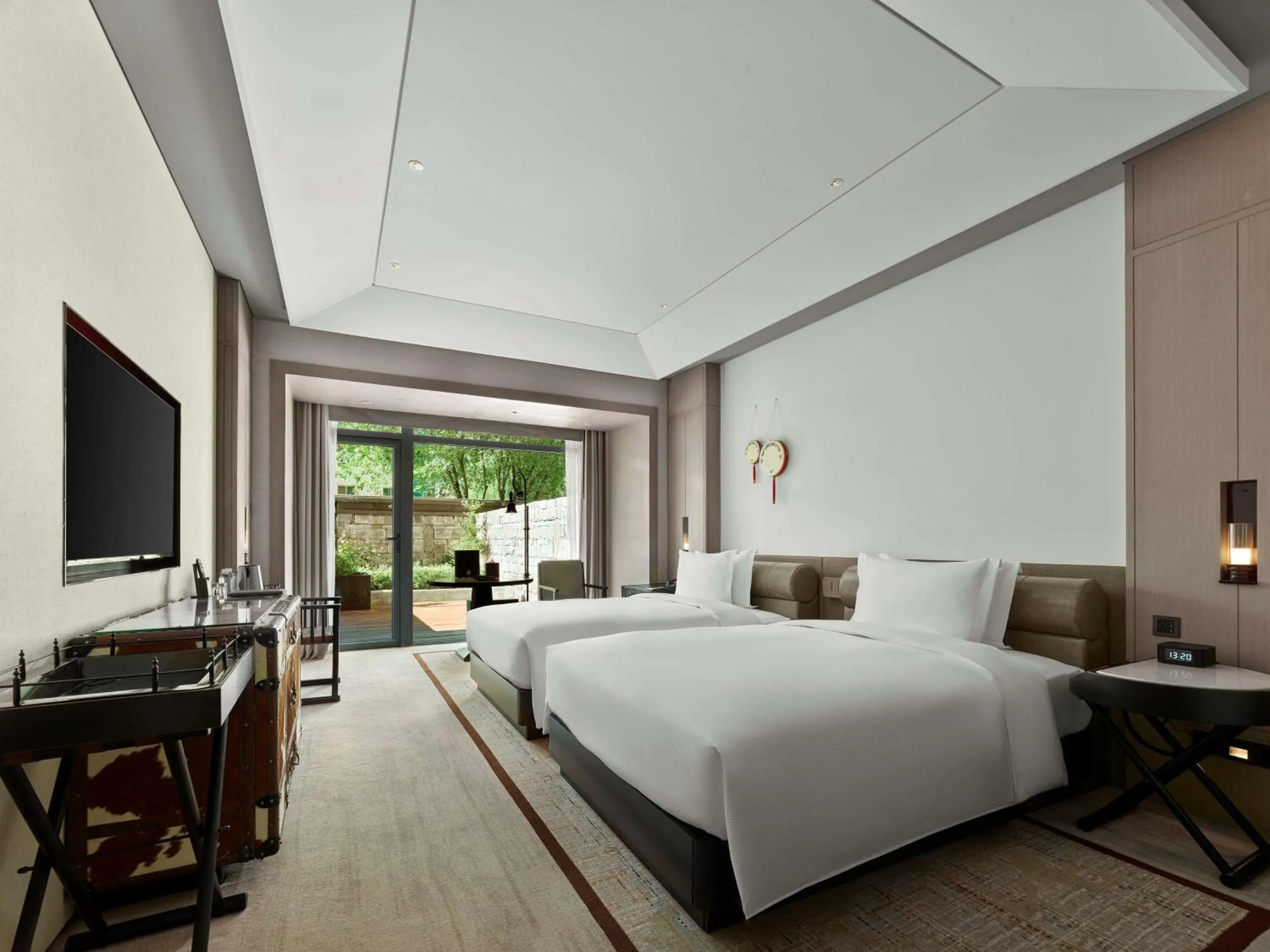 Twin Guest Room with Courtyard in Hilton Shigatse