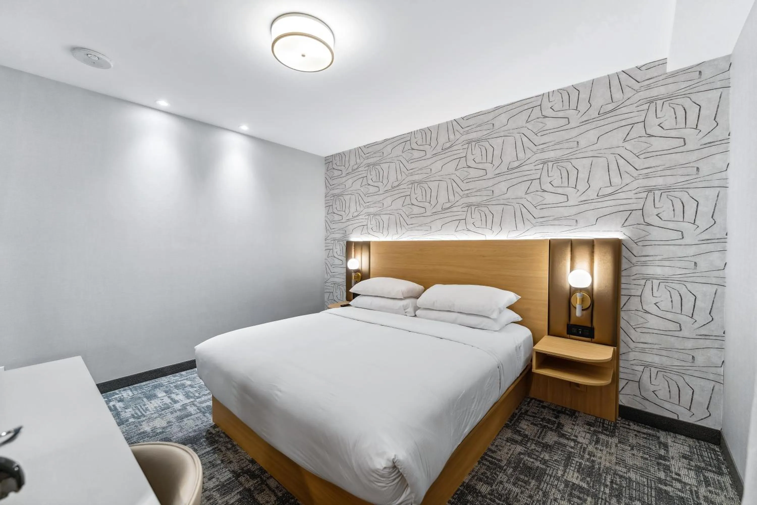 Standard King Room - Lobby Level- No View in Tower Hotel at Fallsview