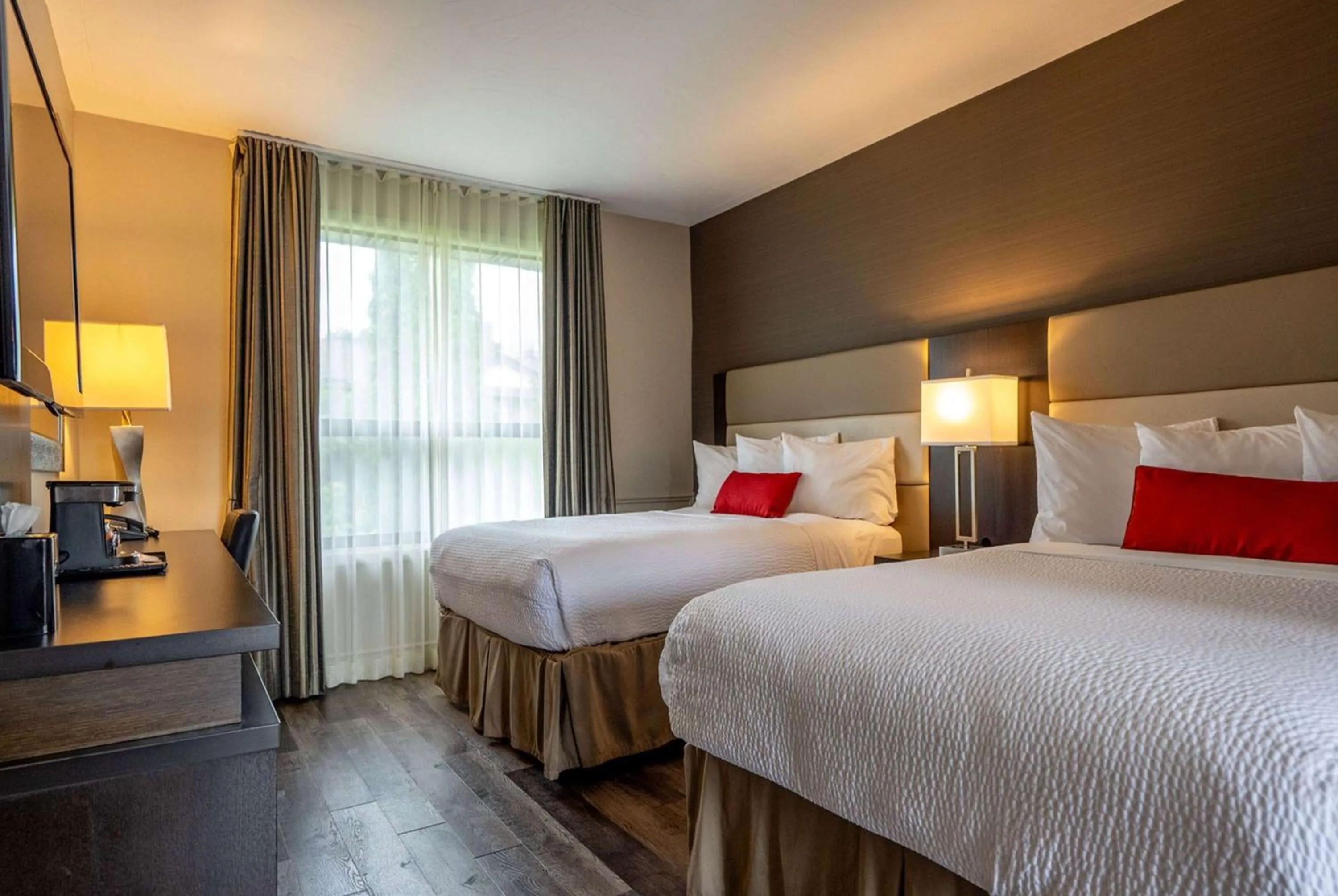 2 Double Beds, Standard, Non-Smoking  in Ramada by Wyndham Ottawa On The Rideau