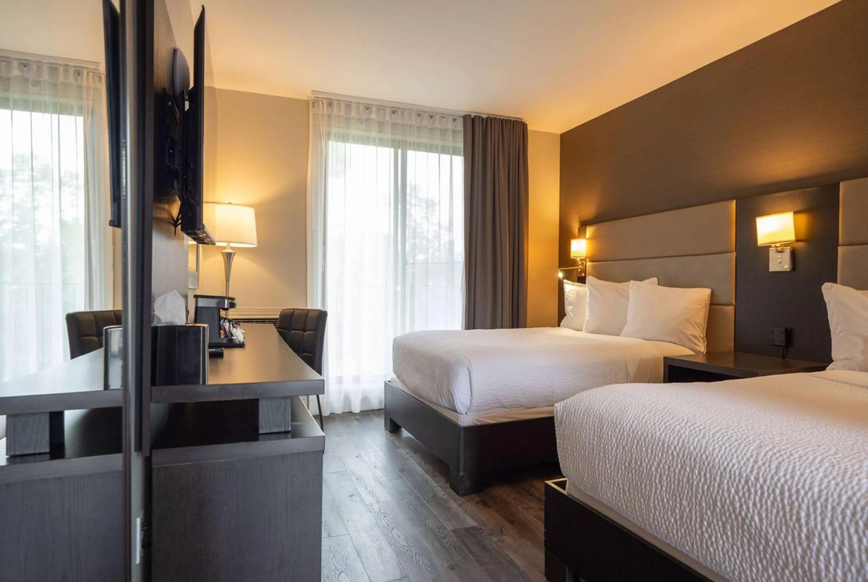 2 Double Beds, Water Front, Non-Smoking in Ramada by Wyndham Ottawa On The Rideau