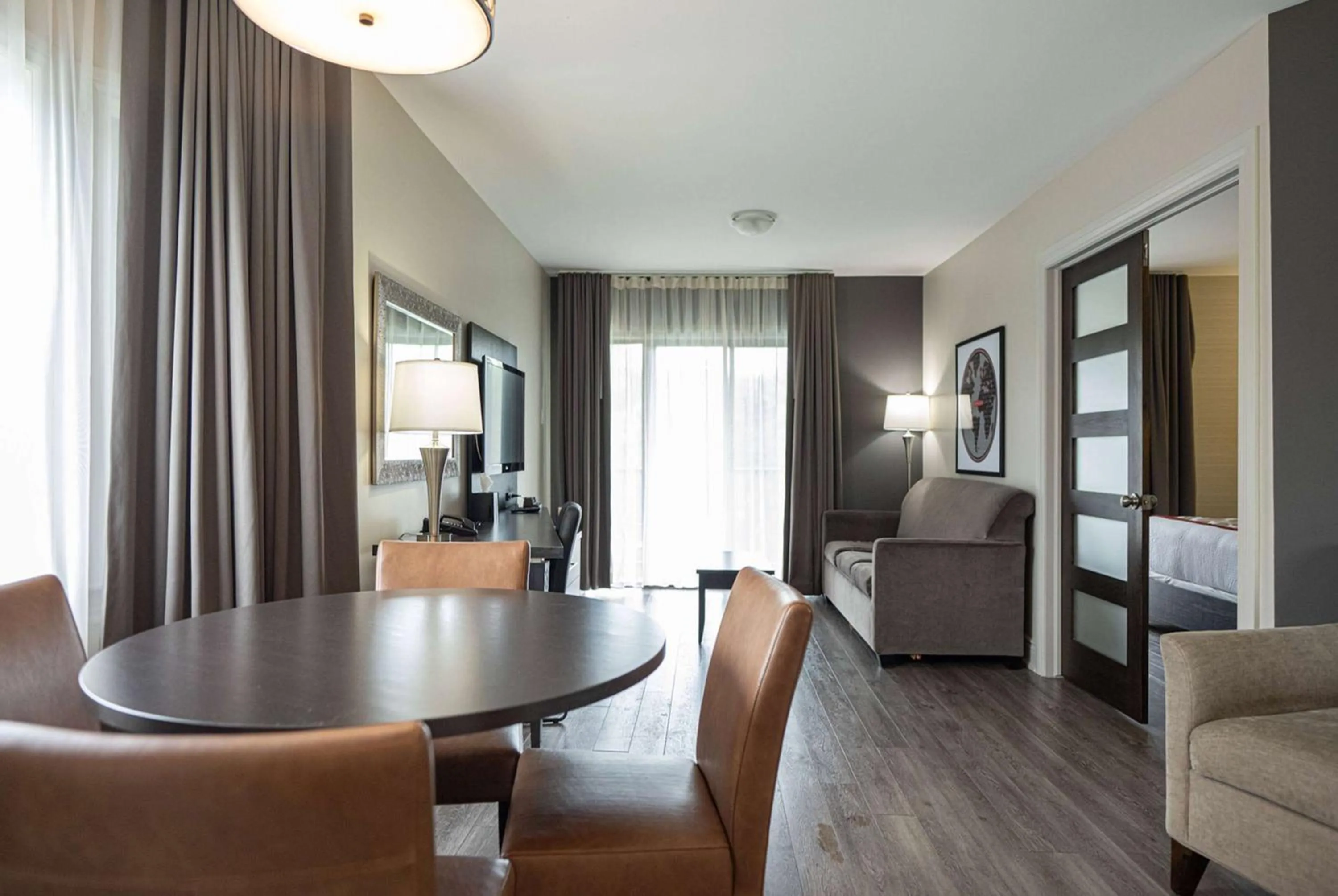 1 King Bed, Studio Suite, Water Front, Non-Smoking in Ramada by Wyndham Ottawa On The Rideau