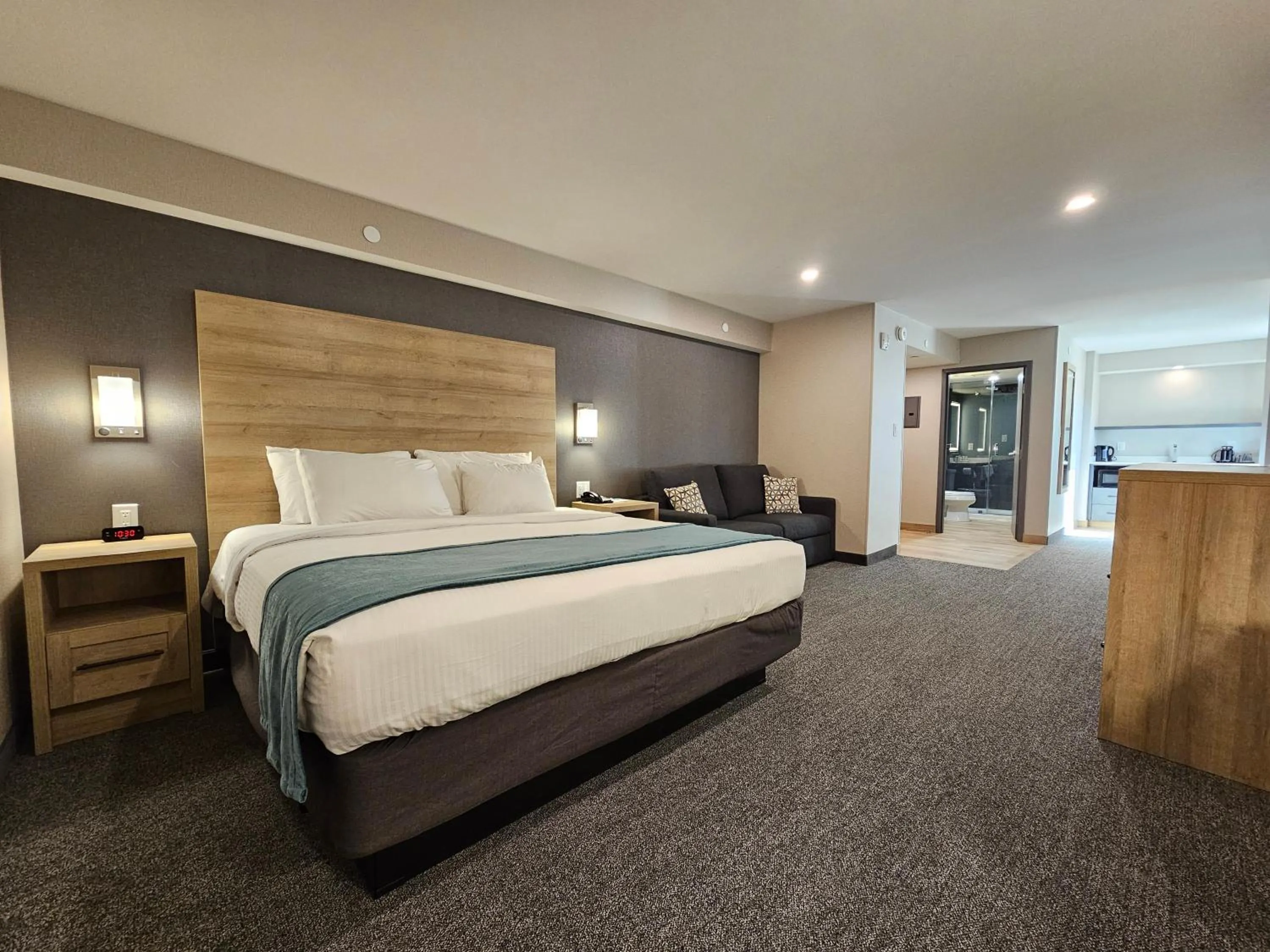 Suite with City View in Vittoria Hotel & Suites