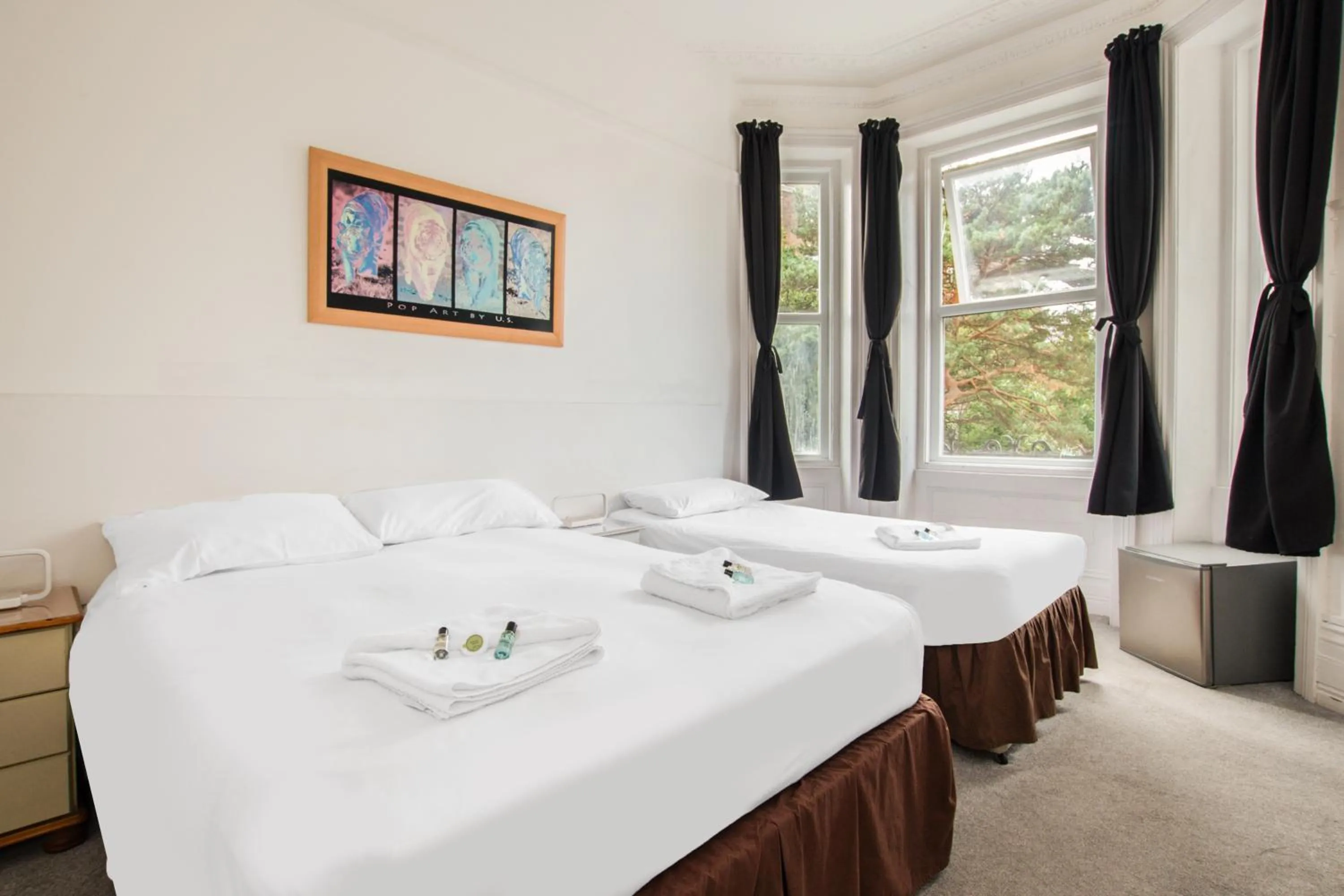 Standard Twin Room in OYO The Lodge Bournemouth