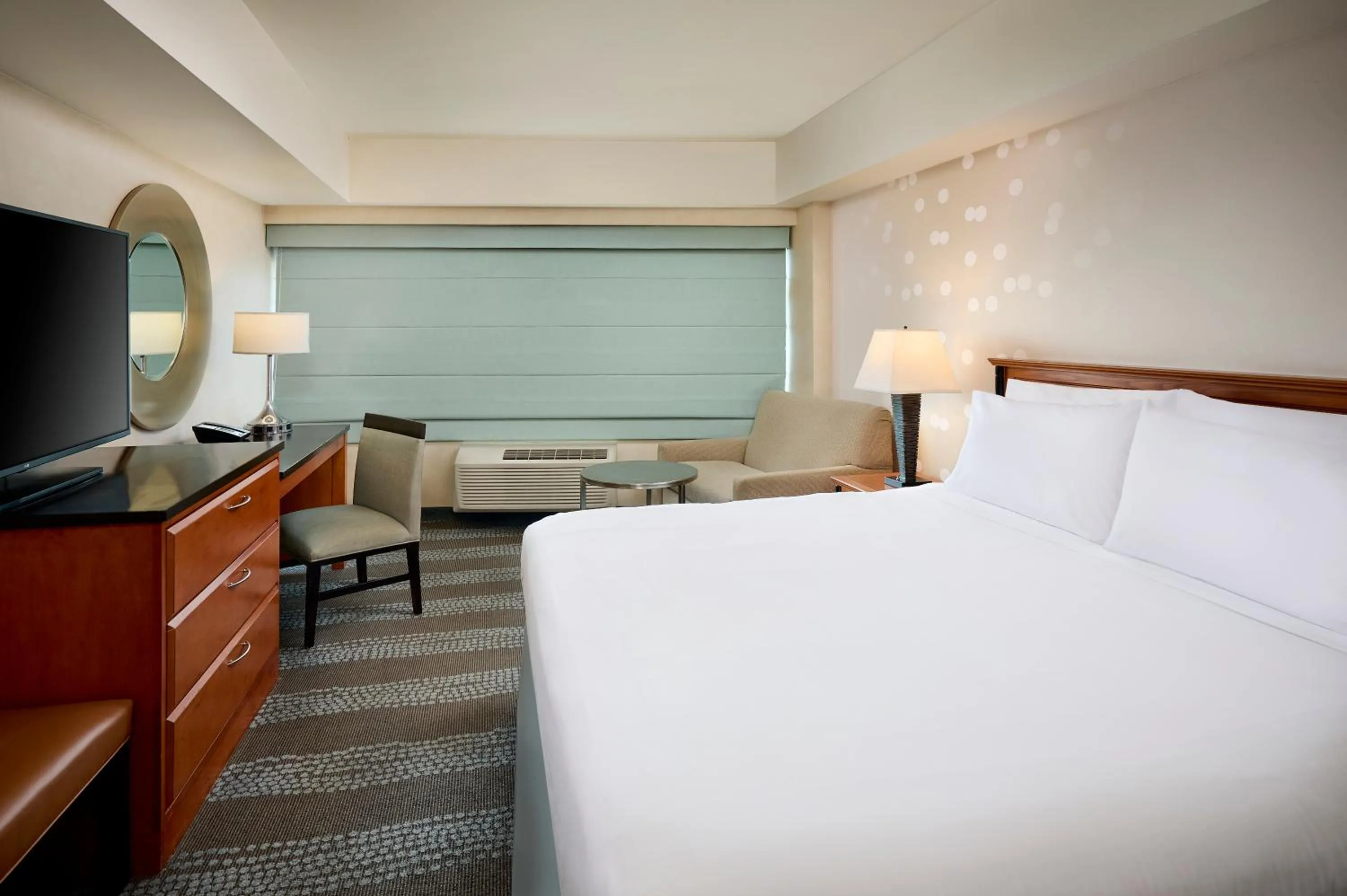 Standard King Room with Sofa Bed in Niagara Fallsview Hotel & Suites