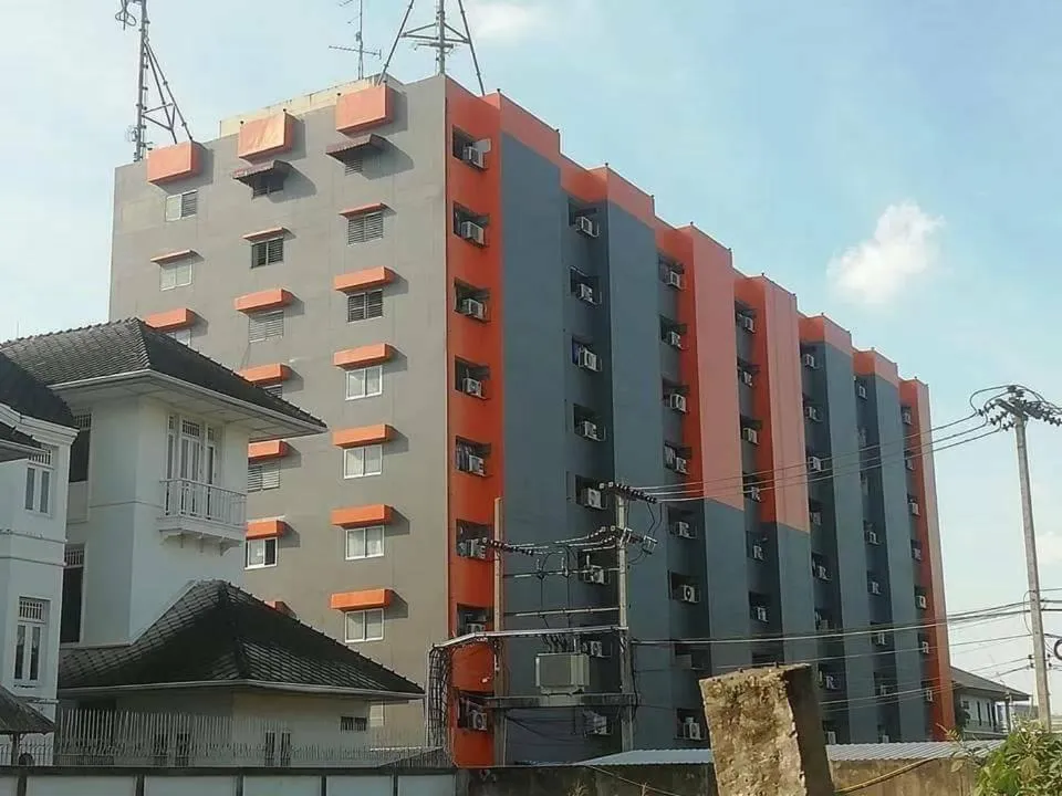 One-Bedroom Apartment in PRL Place