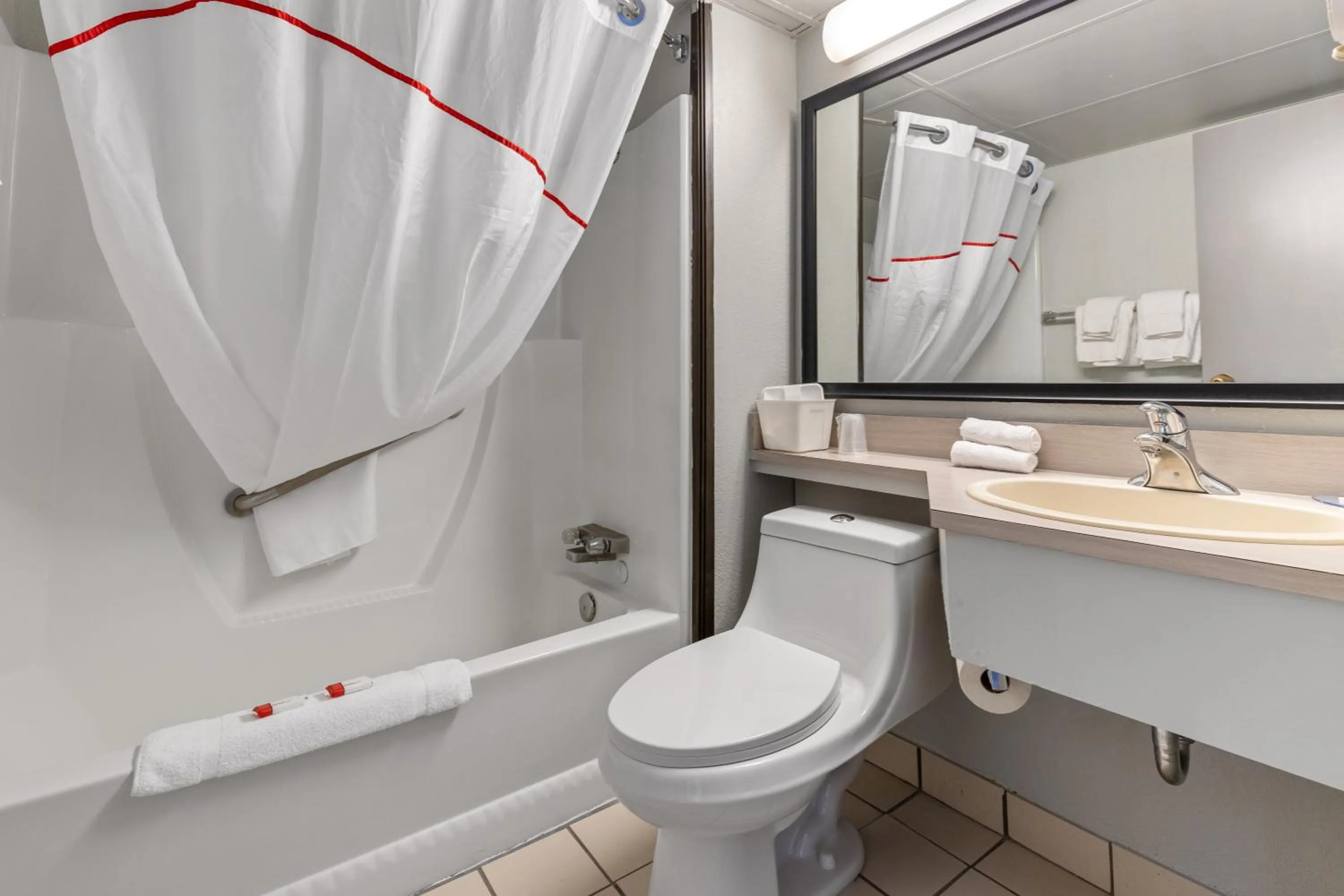 Queen Studio in Emerald Hotel & Suites Calgary Airport