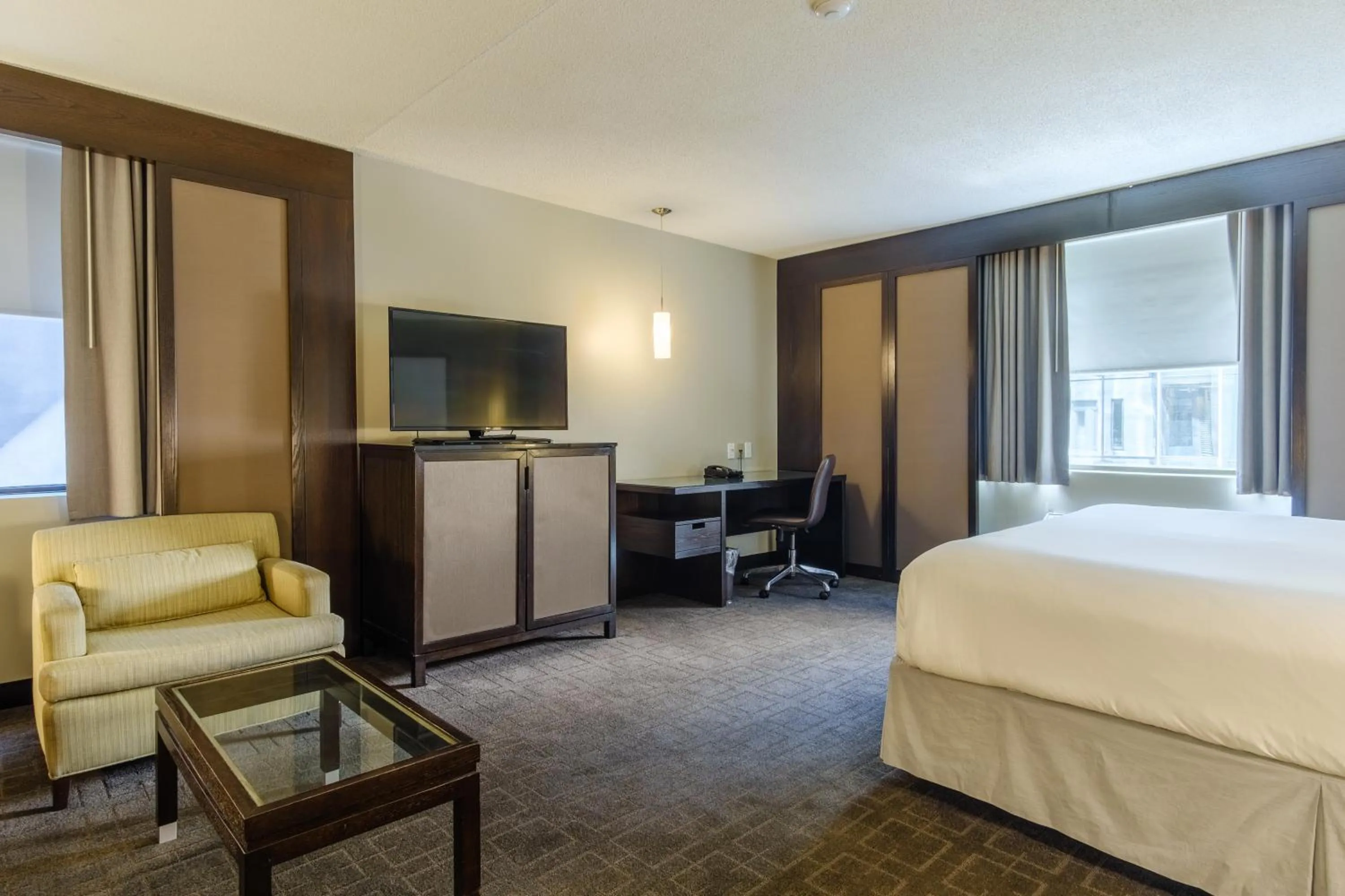 Spacious Corner Suite in Arc The Hotel