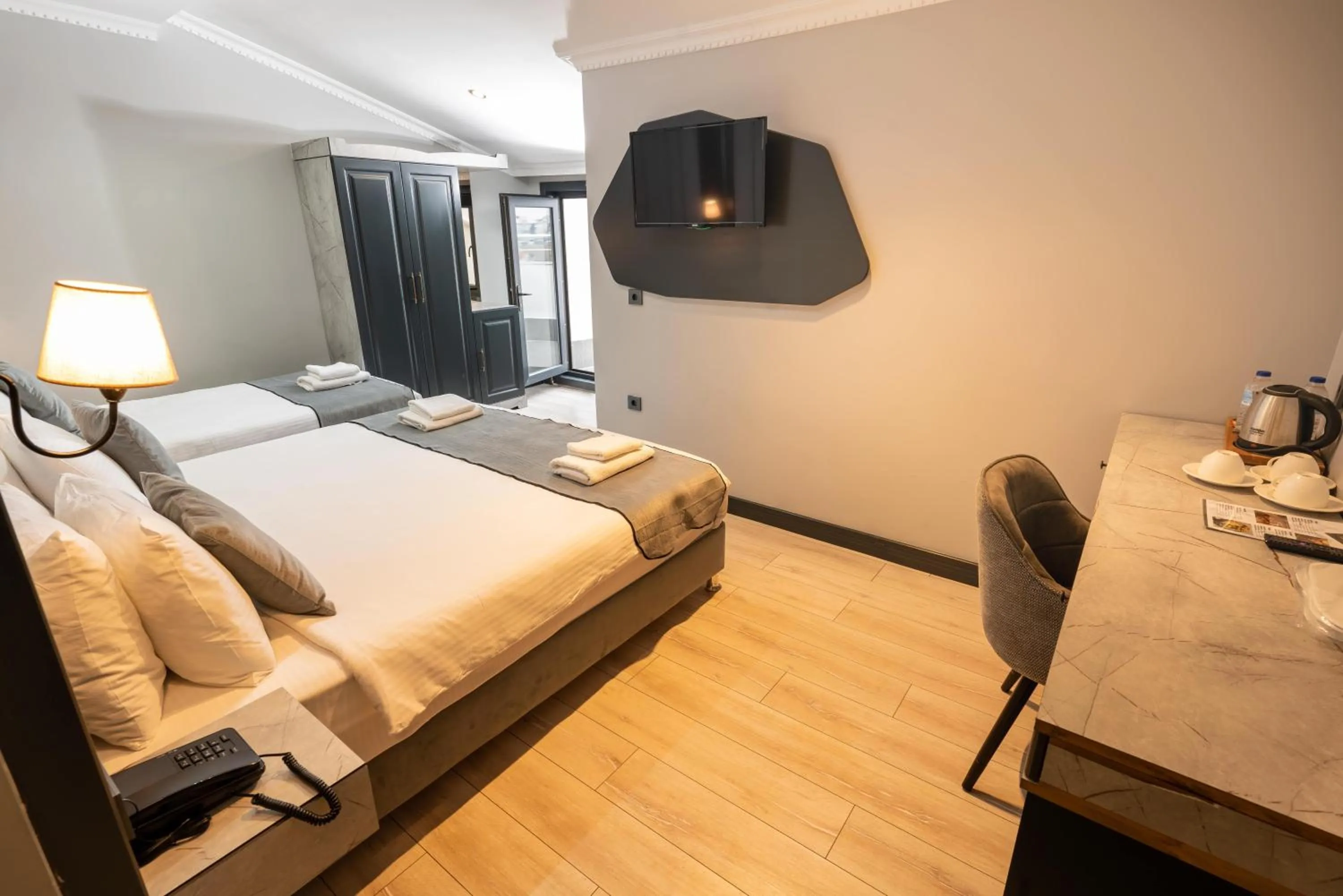 Triple Room with Terrace in Express Plus Hotel