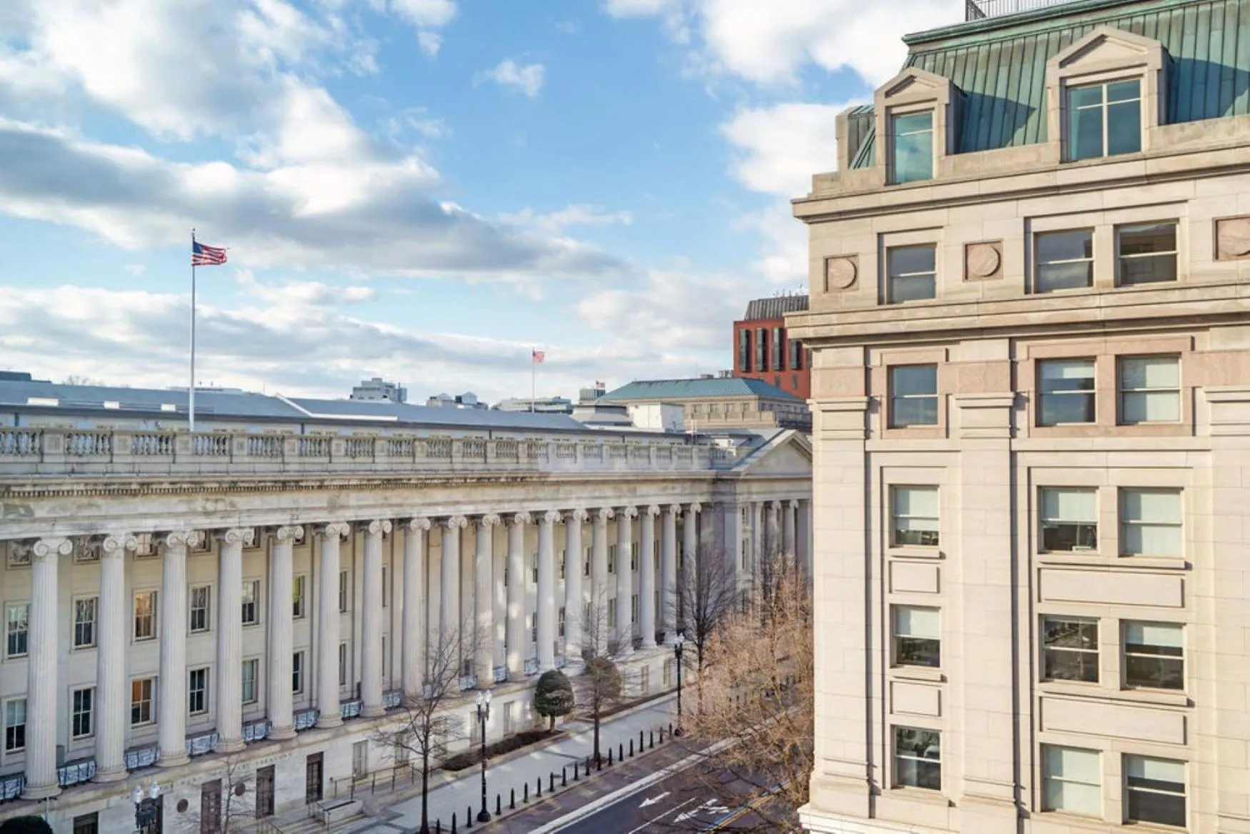 Deluxe Double or Twin Room with City View in Hotel Washington