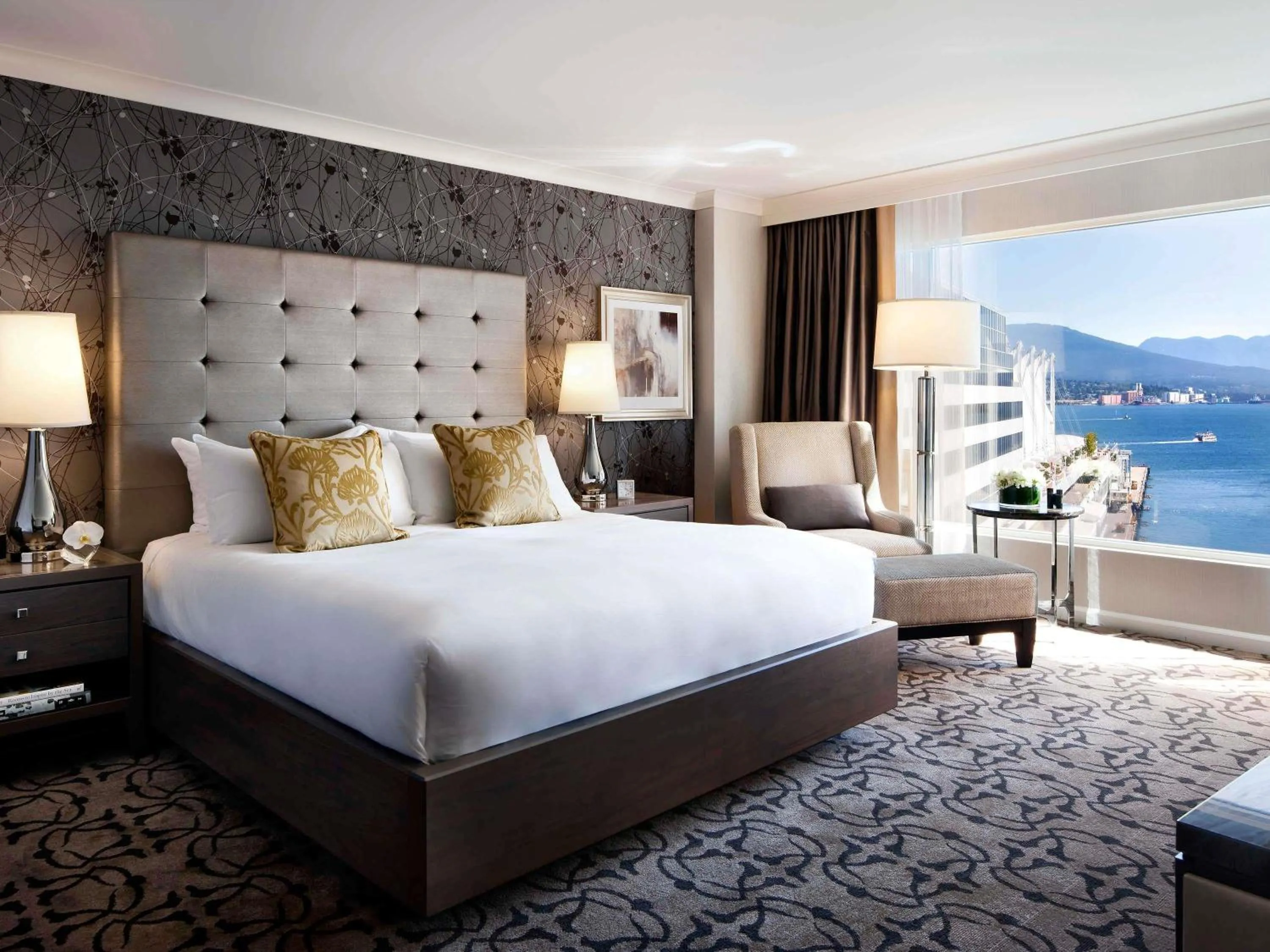 Fairmont Gold Harbor View Room with King Bed in Fairmont Waterfront