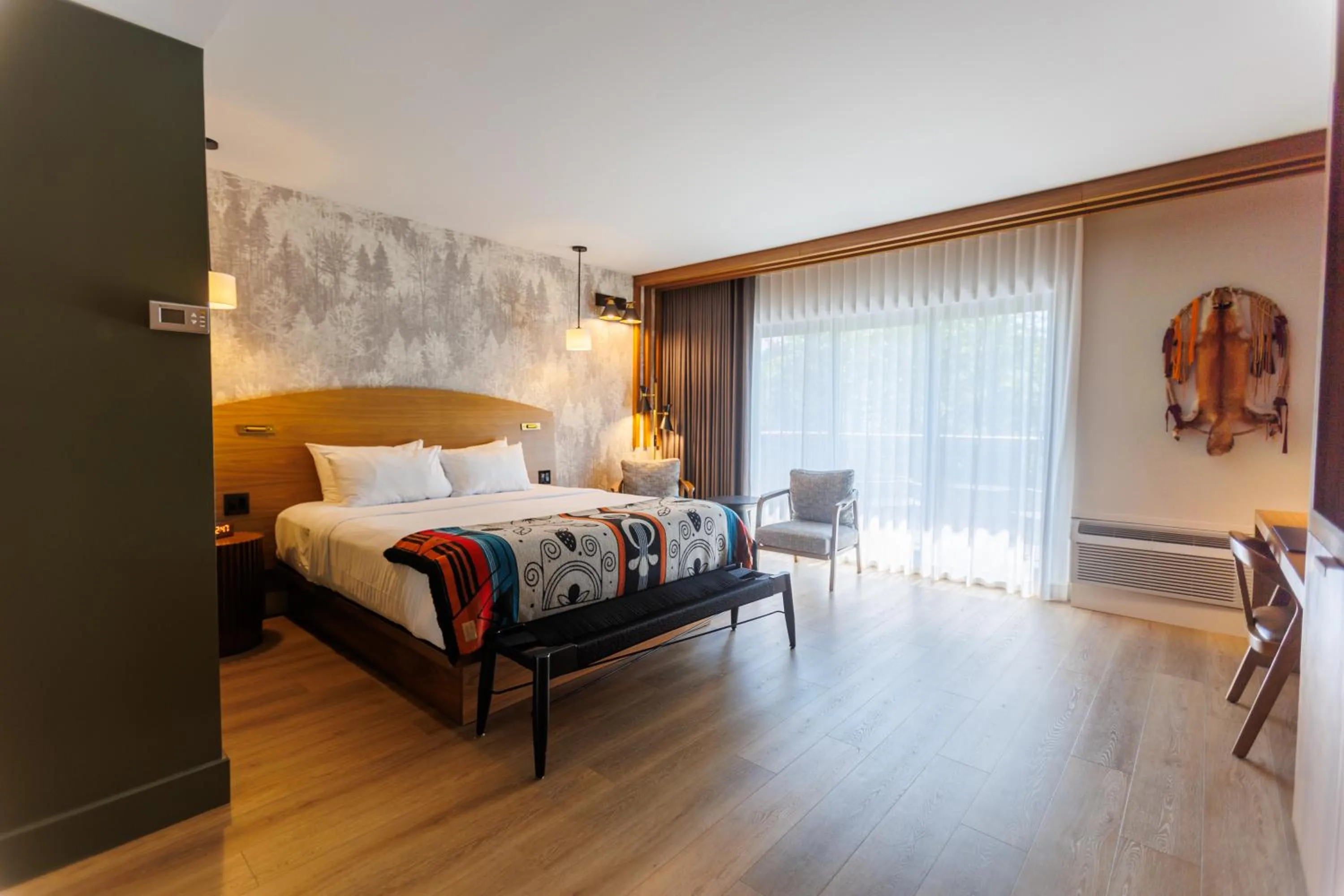 Deluxe King Room in Hôtel-Musée Premières Nations