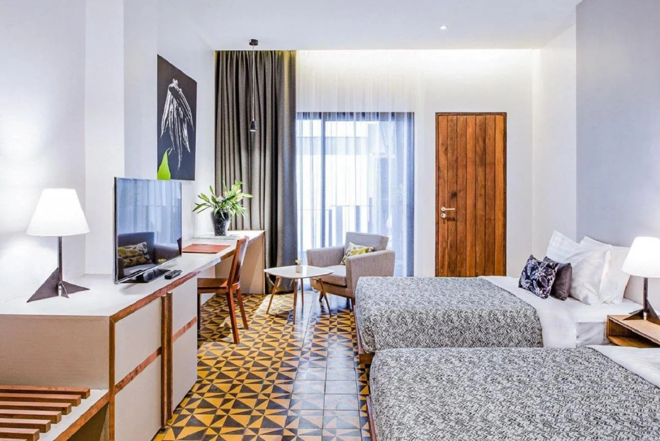 Deluxe Twin Room with Balcony in Atelier Hotel