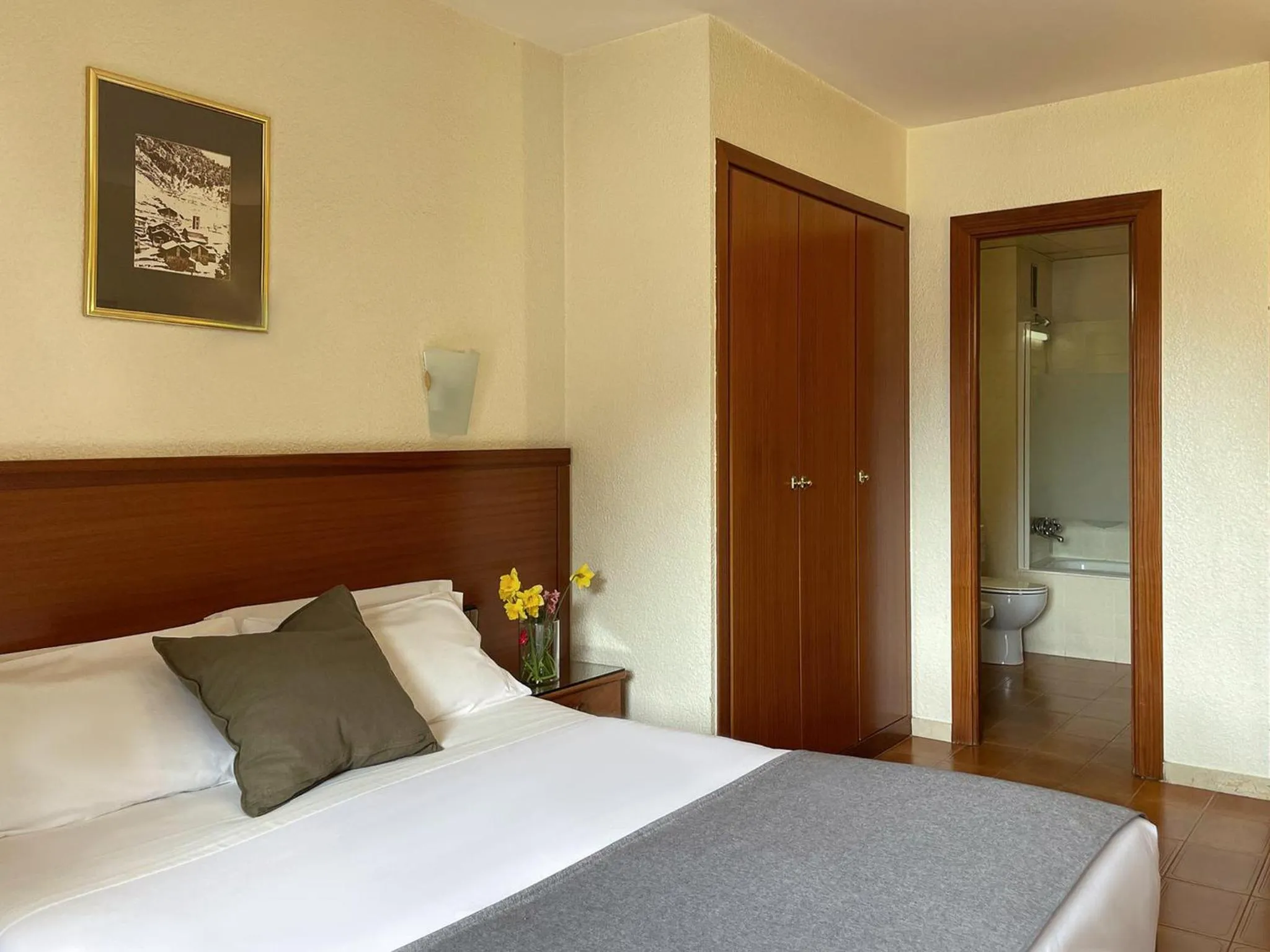 Standard Twin Room with Mountain View in Hotel Coray by Pierre & Vacances