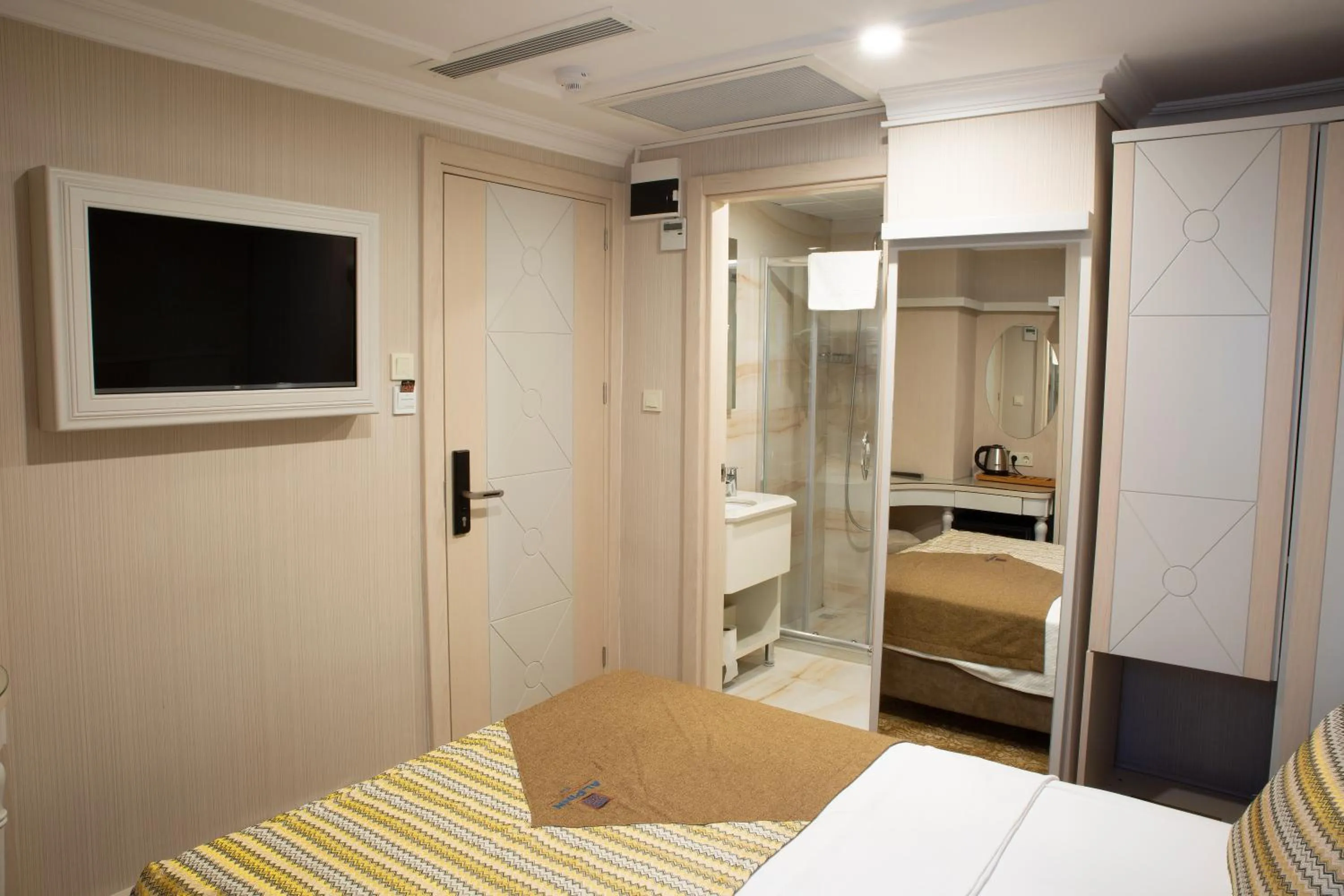 Economy Double Room in Alpinn Hotel DUE