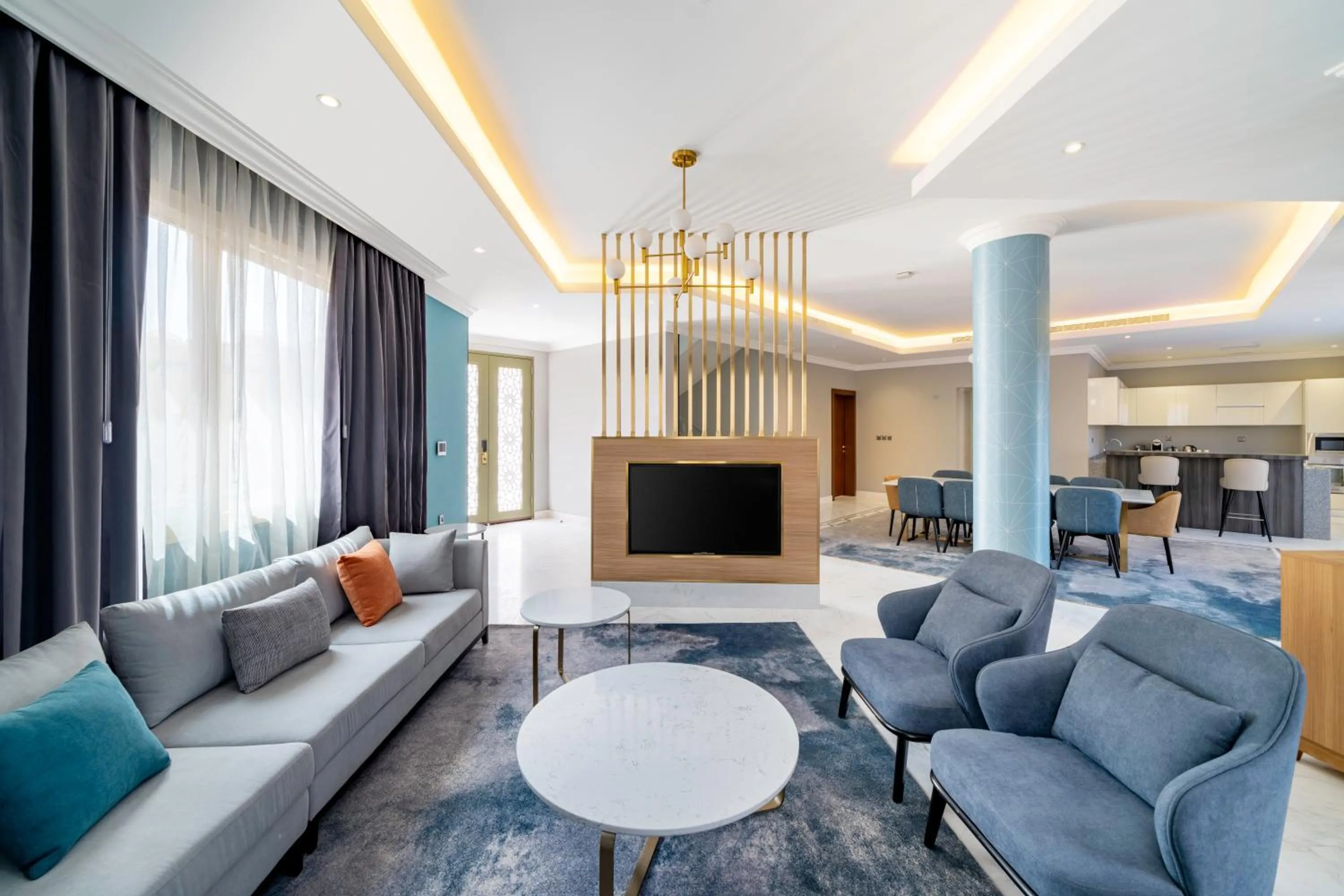 Three-Bedroom Family Villa with Terrace and Pool in Radisson Hotel Riyadh Airport