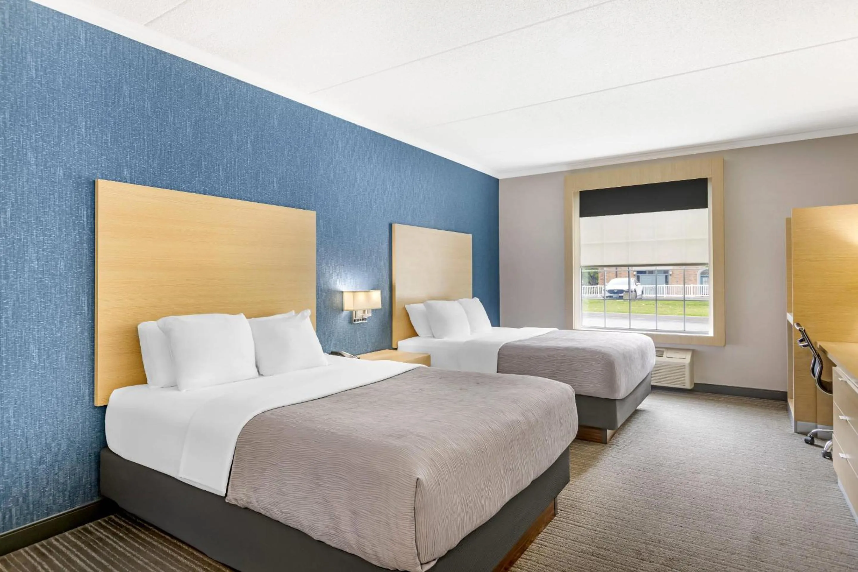 Standard Queen Room in Quality Inn & Suites