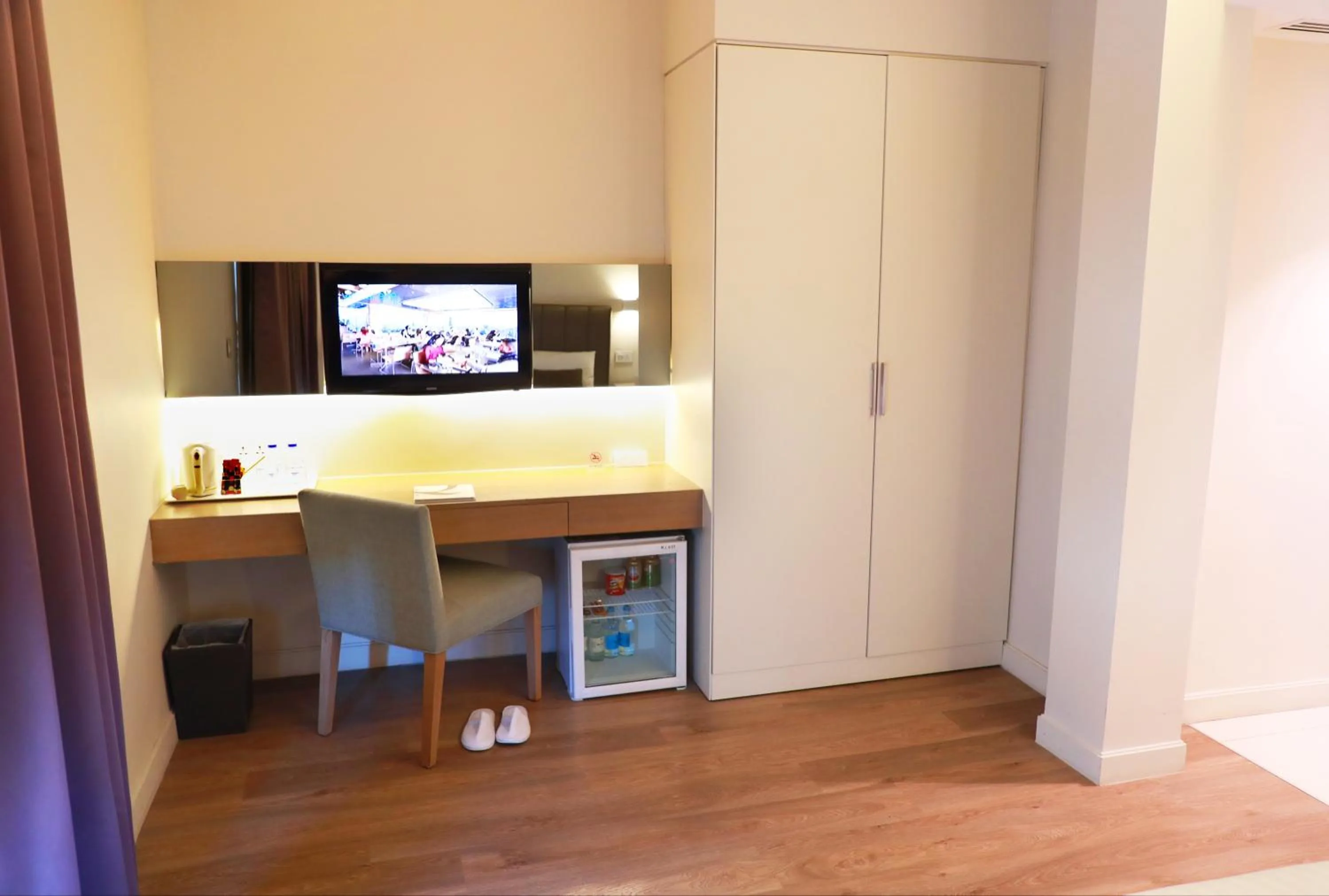 Large Double Room in AlQasr Metropole Hotel