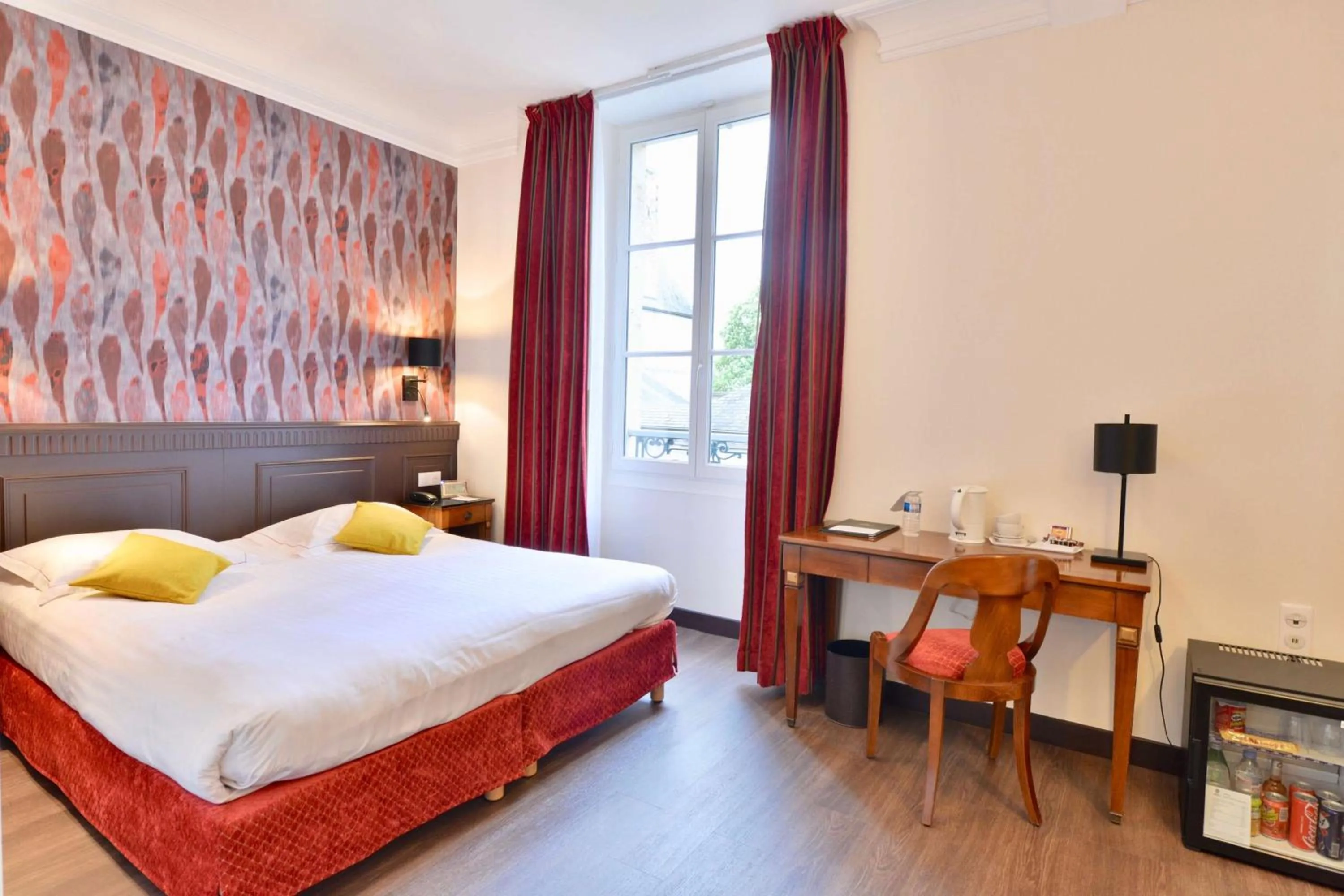 Superior King Room - Non-Smoking in Best Western Plus Hôtel D'Angleterre - Centre historique