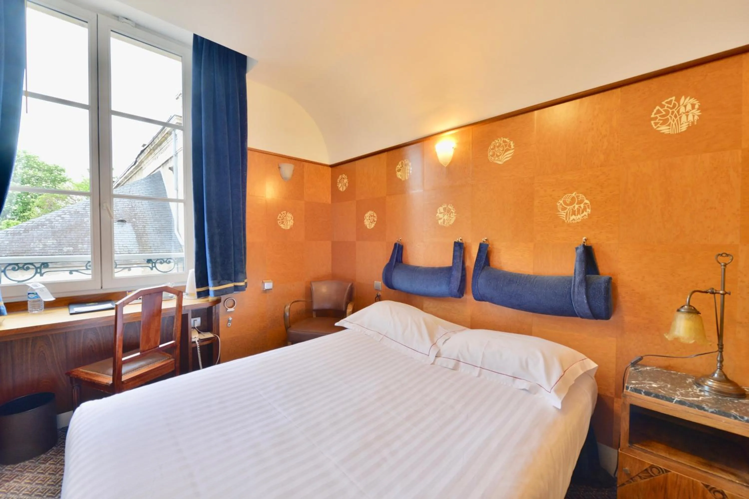 Classic Double Room in Best Western Plus Hôtel D'Angleterre - Centre historique