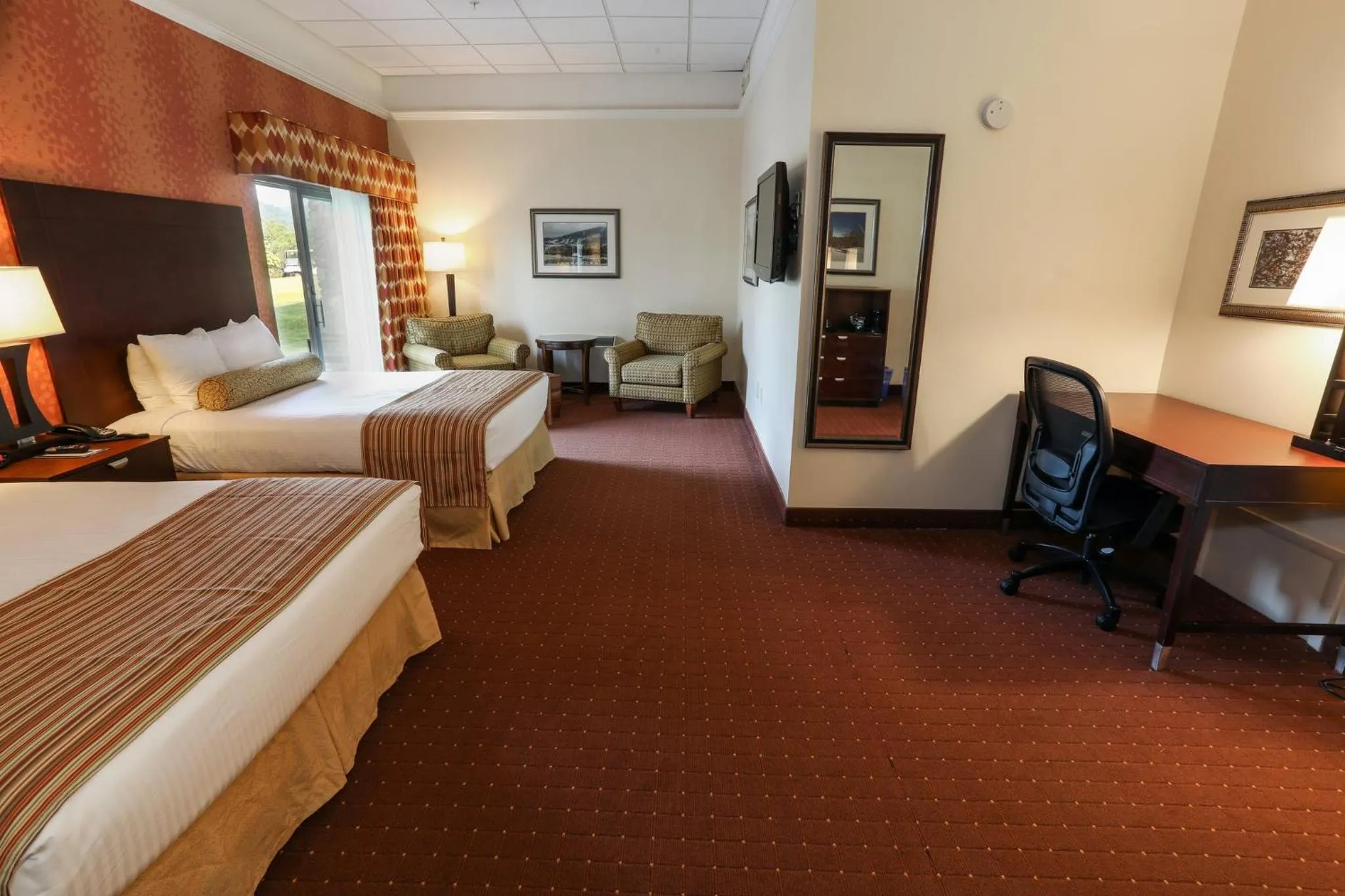 Deluxe Queen Room in Liberty Mountain Resort