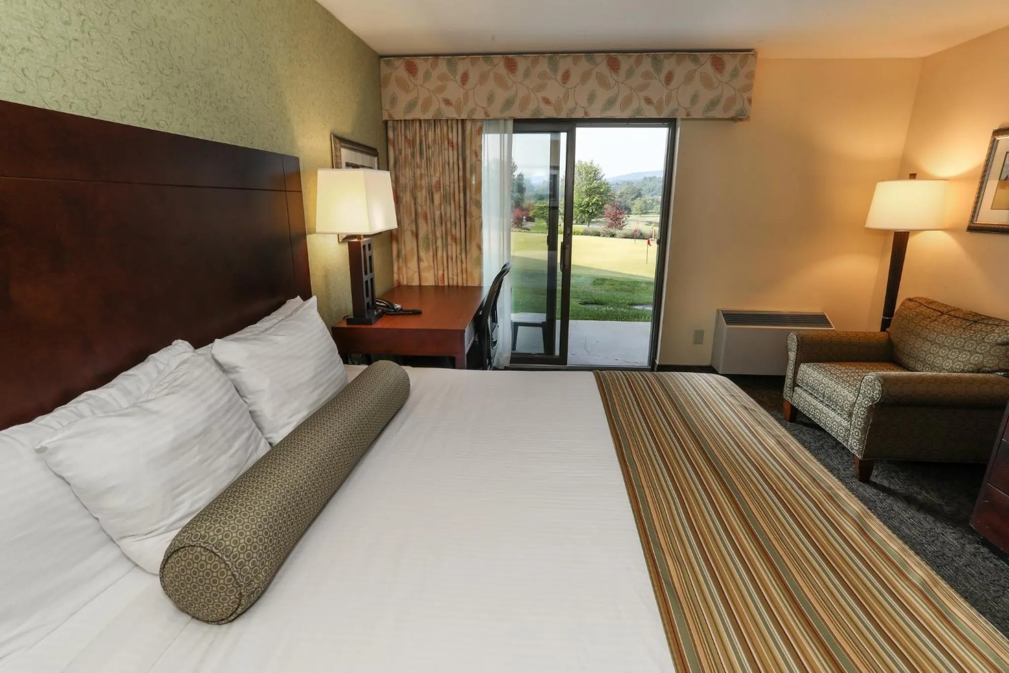 Deluxe King Room in Liberty Mountain Resort