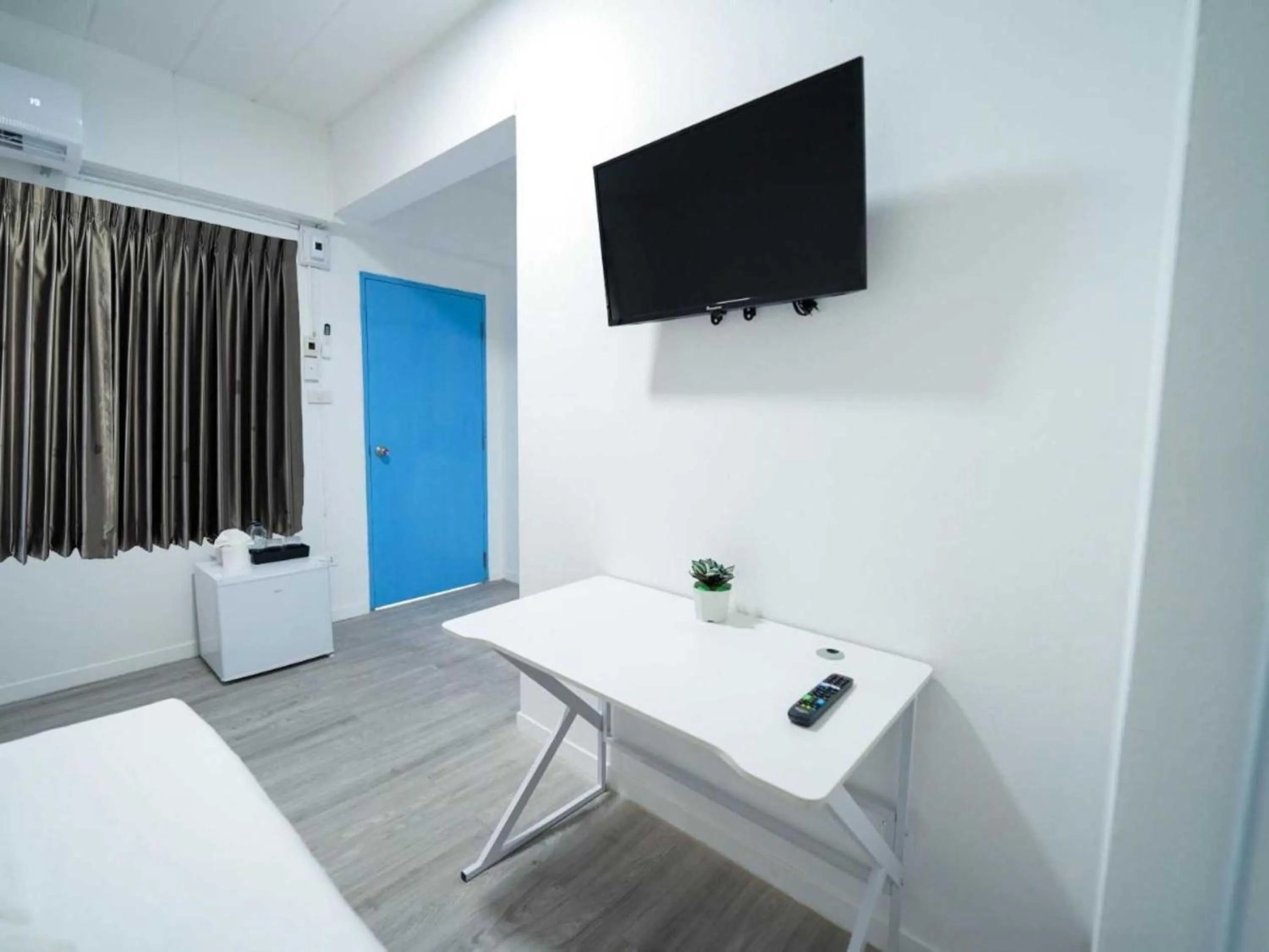 Superior Twin Room in RQ North Pattaya by Collection O